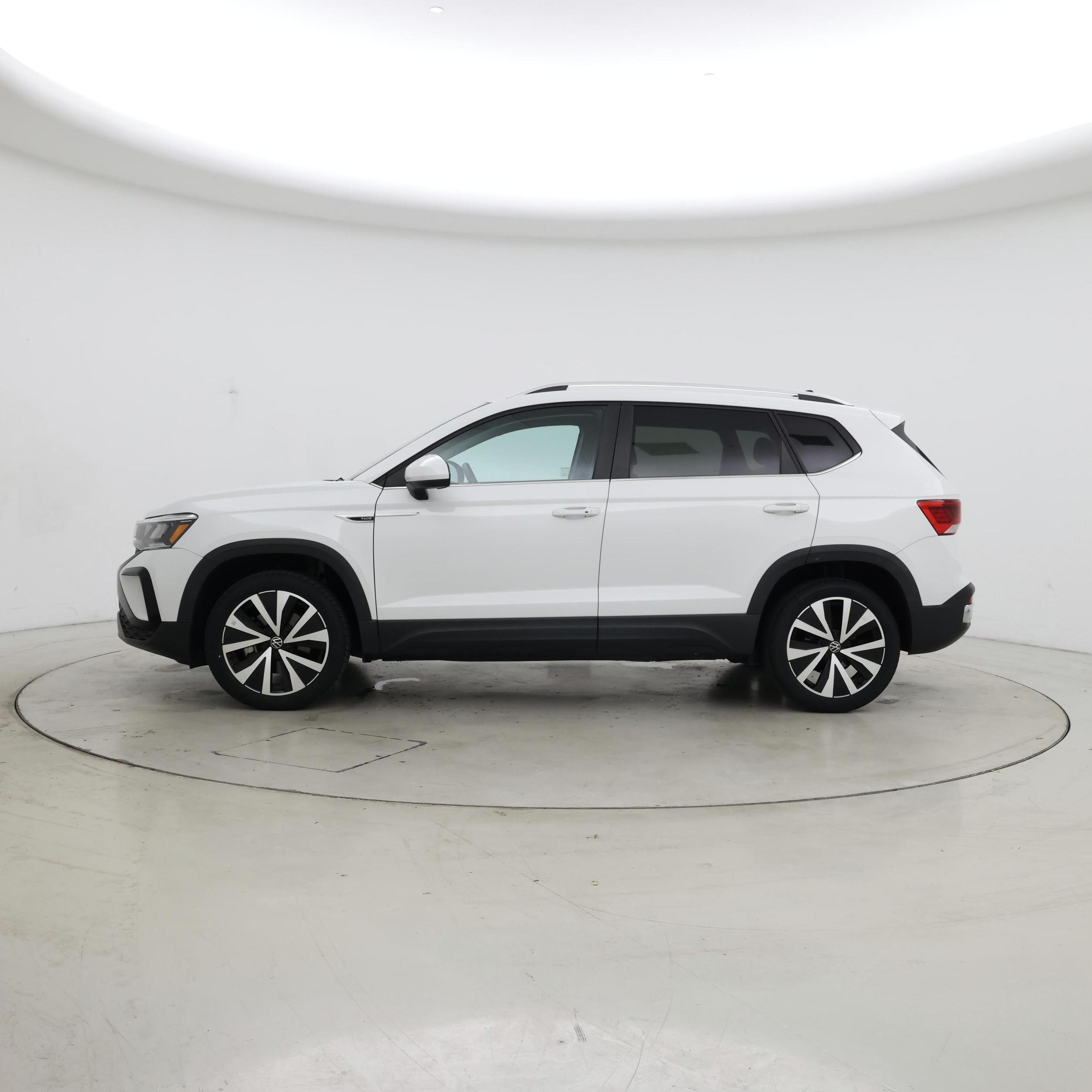 Thumbnail: 2022 Volkswagen Taos - 3