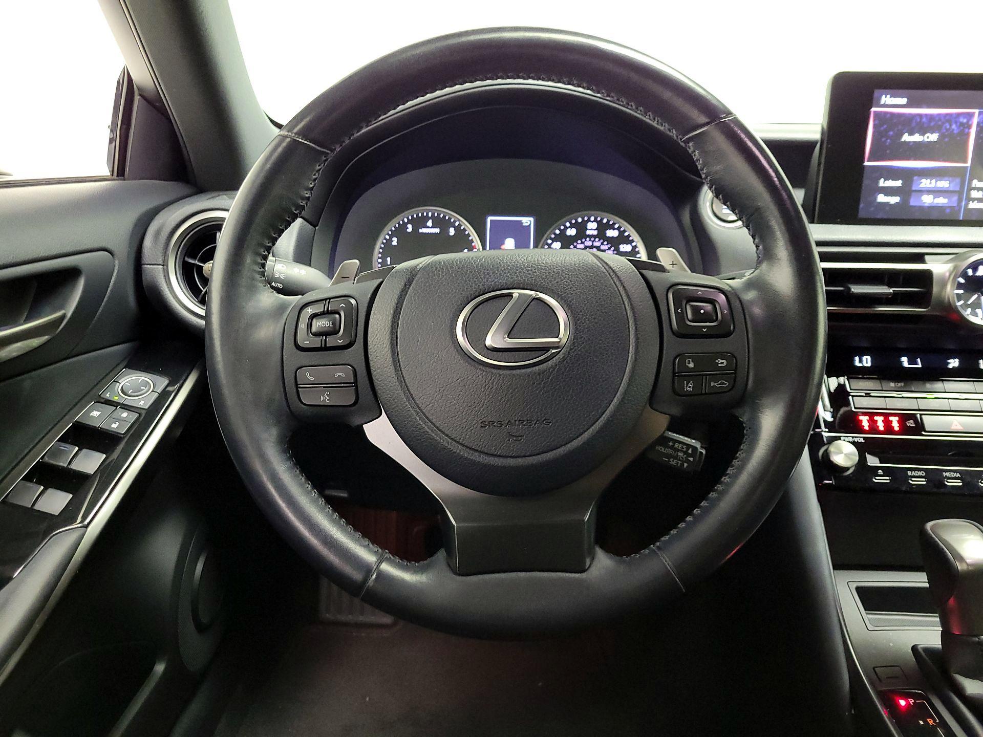 Thumbnail: 2022 Lexus IS - 10