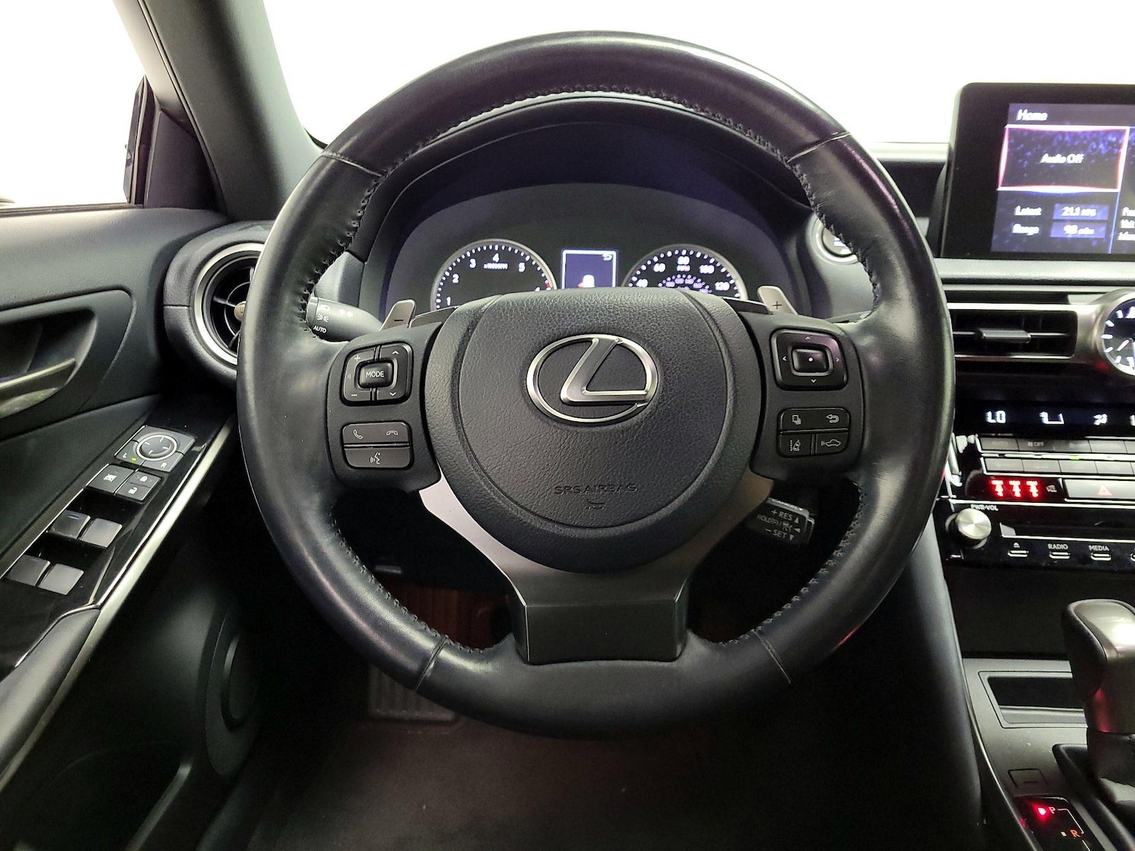 2022 Lexus IS 300 - Photo 11