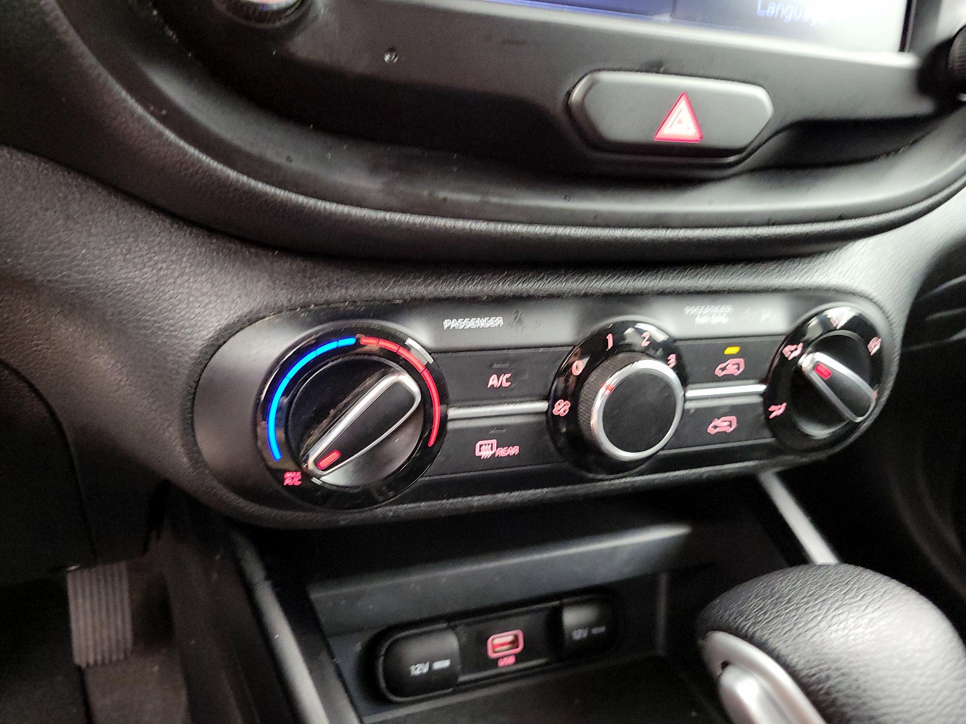 Thumbnail: 2022 Kia Soul - 16