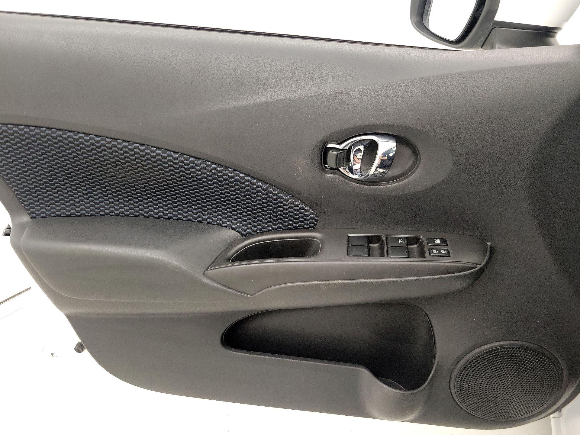 Thumbnail: 2016 Nissan Versa Note - 12