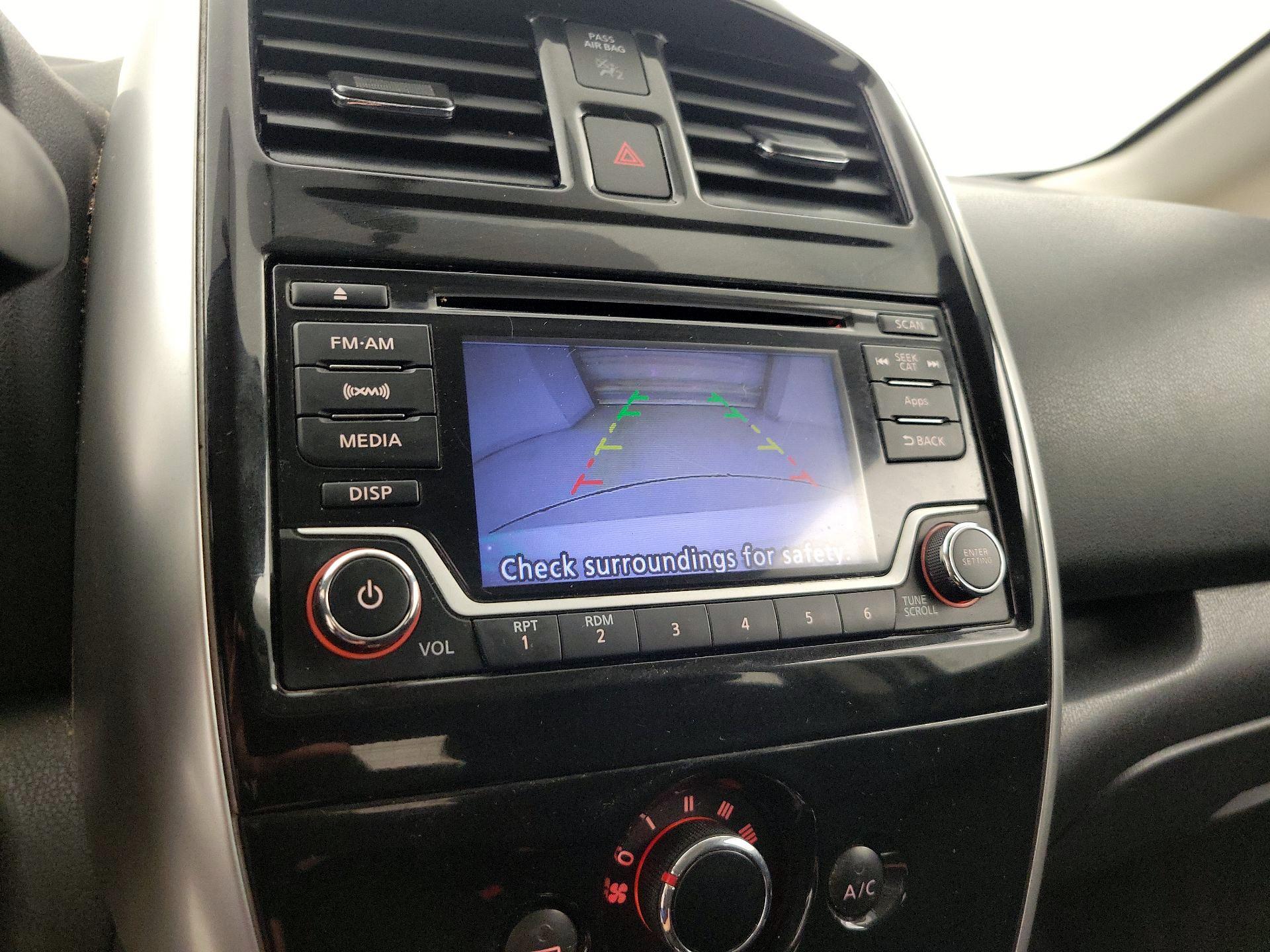 Thumbnail: 2016 Nissan Versa Note - 14