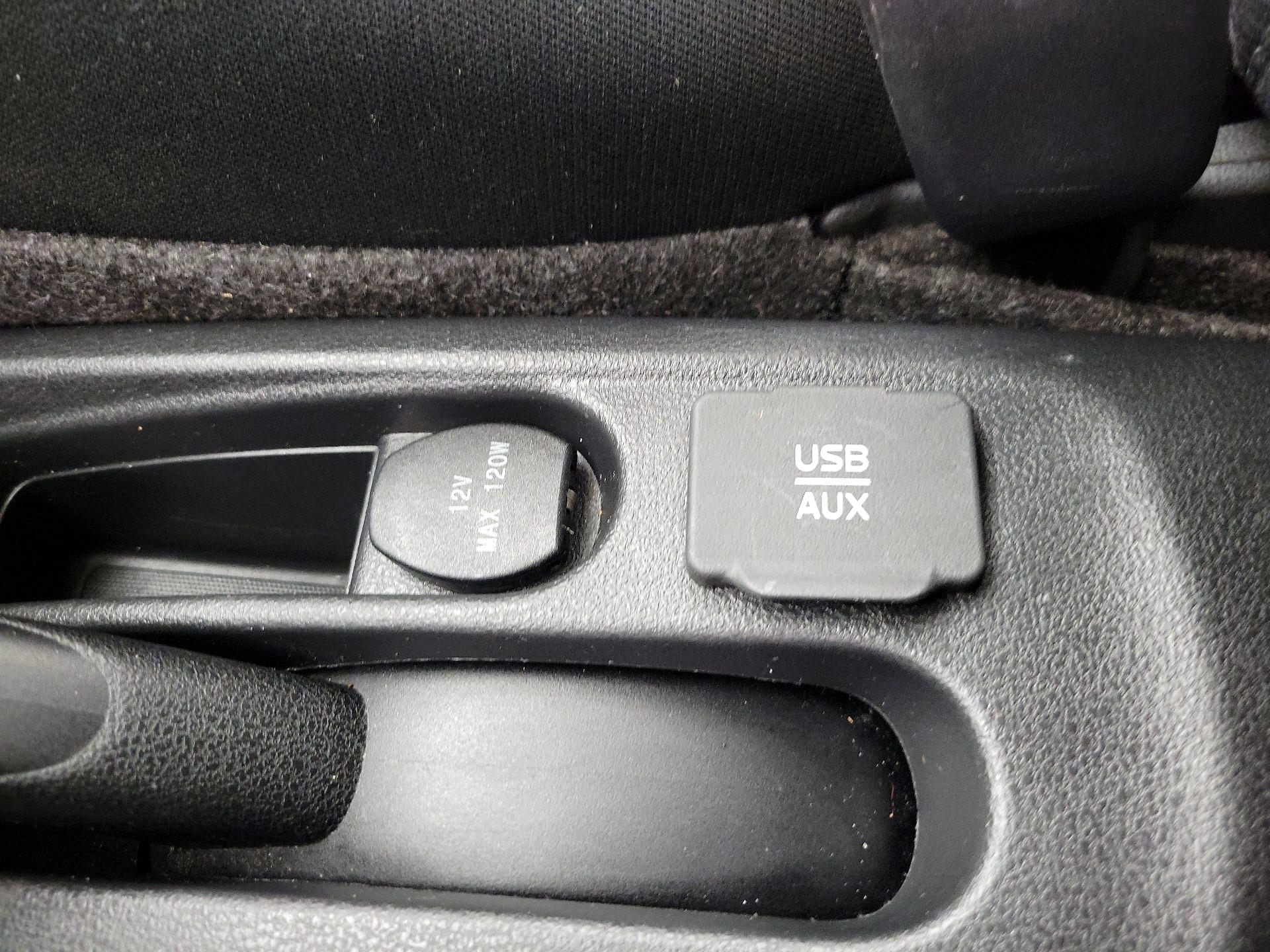 Thumbnail: 2016 Nissan Versa Note - 18