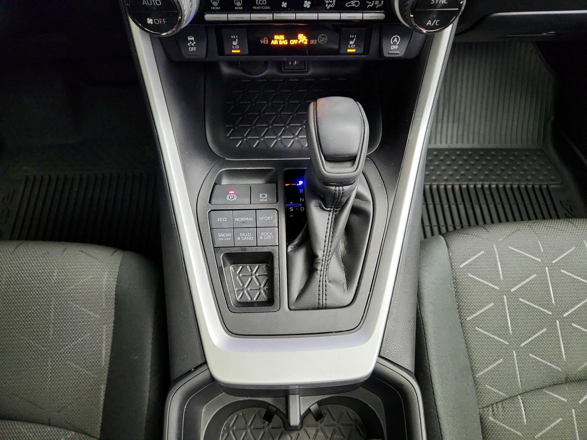 Thumbnail: 2024 Toyota RAV4 - 18