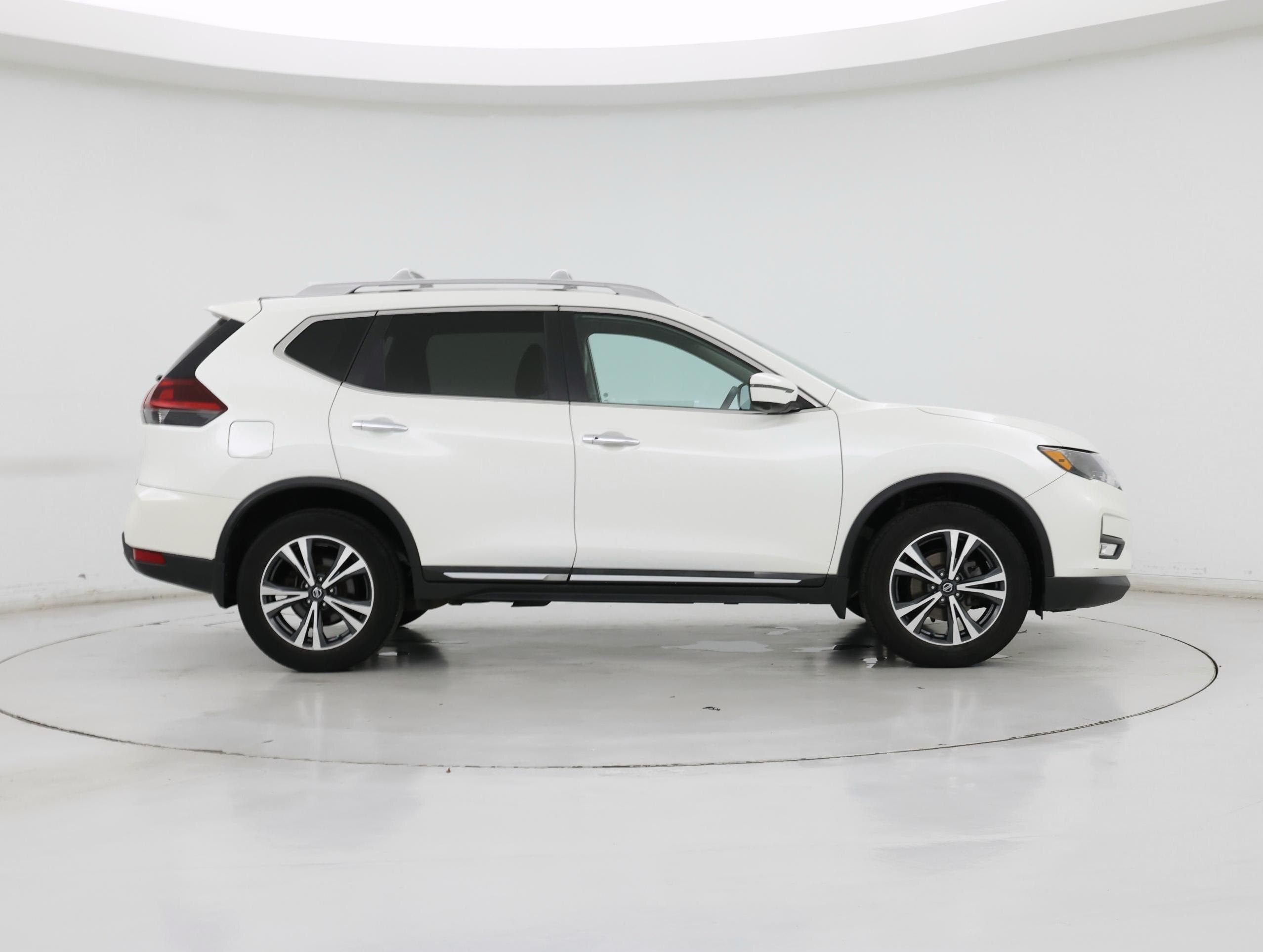 Thumbnail: 2018 Nissan Rogue - 7