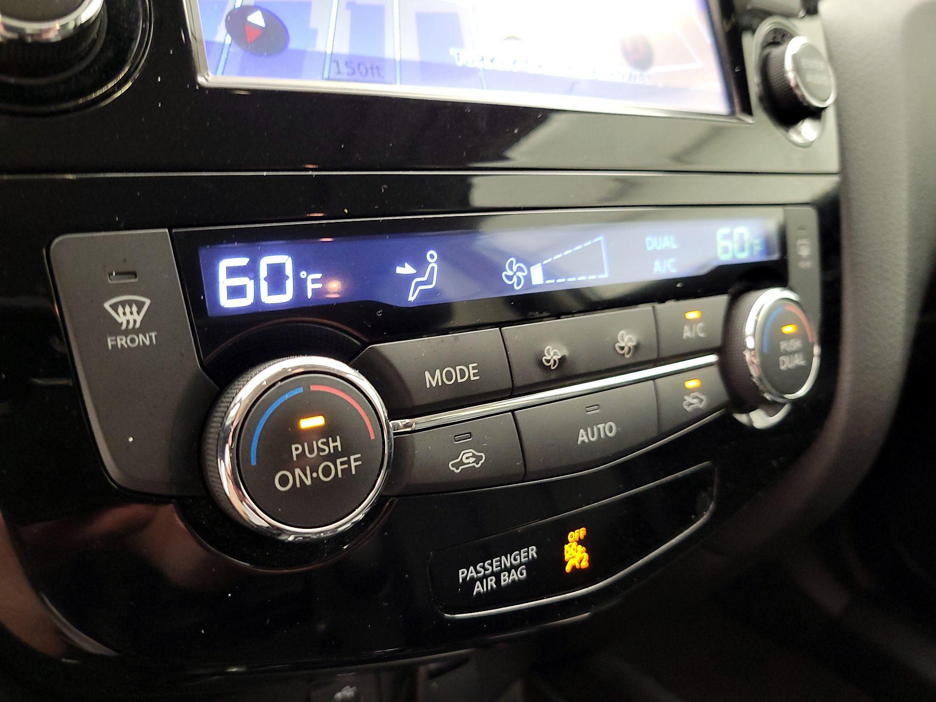 Thumbnail: 2016 Nissan Rogue - 17
