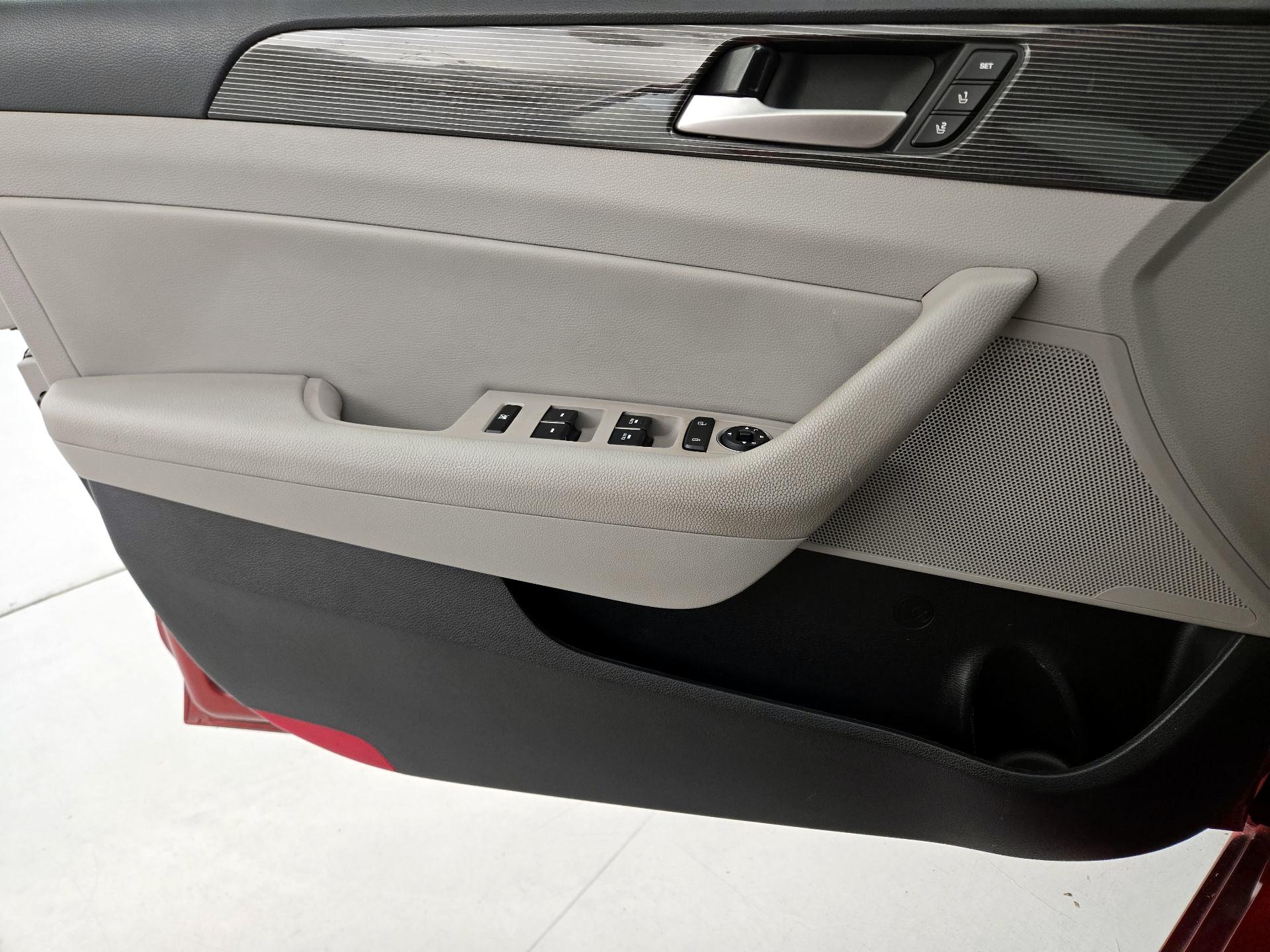 Thumbnail: 2018 Hyundai Sonata - 12