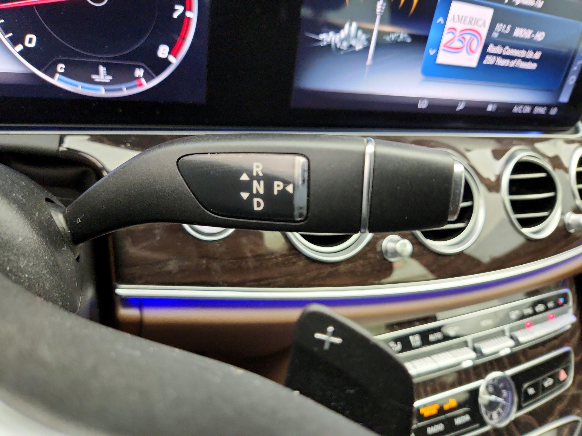 Thumbnail: 2020 Mercedes-Benz E-Class - 18