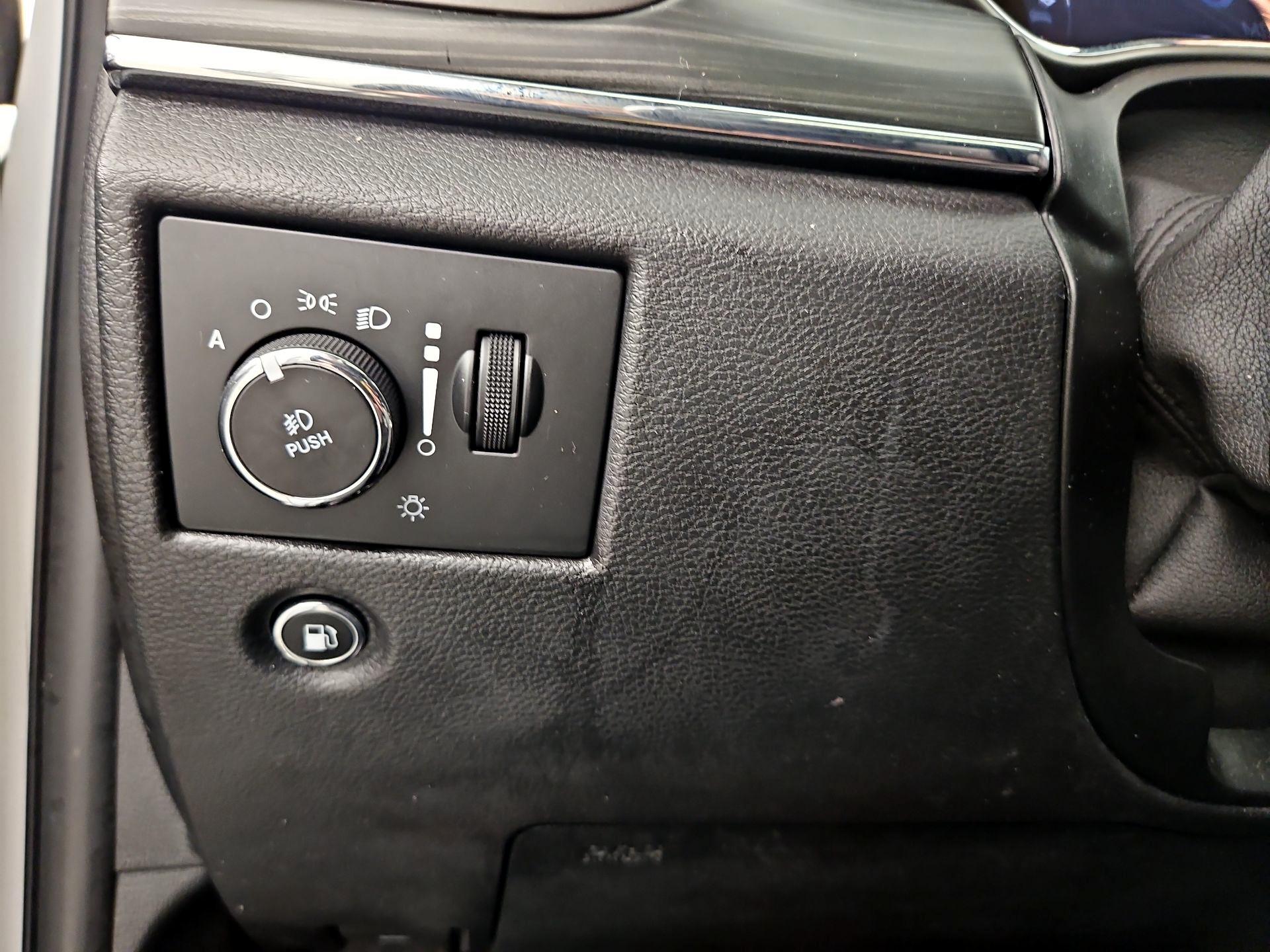Thumbnail: 2019 Jeep Grand Cherokee - 13