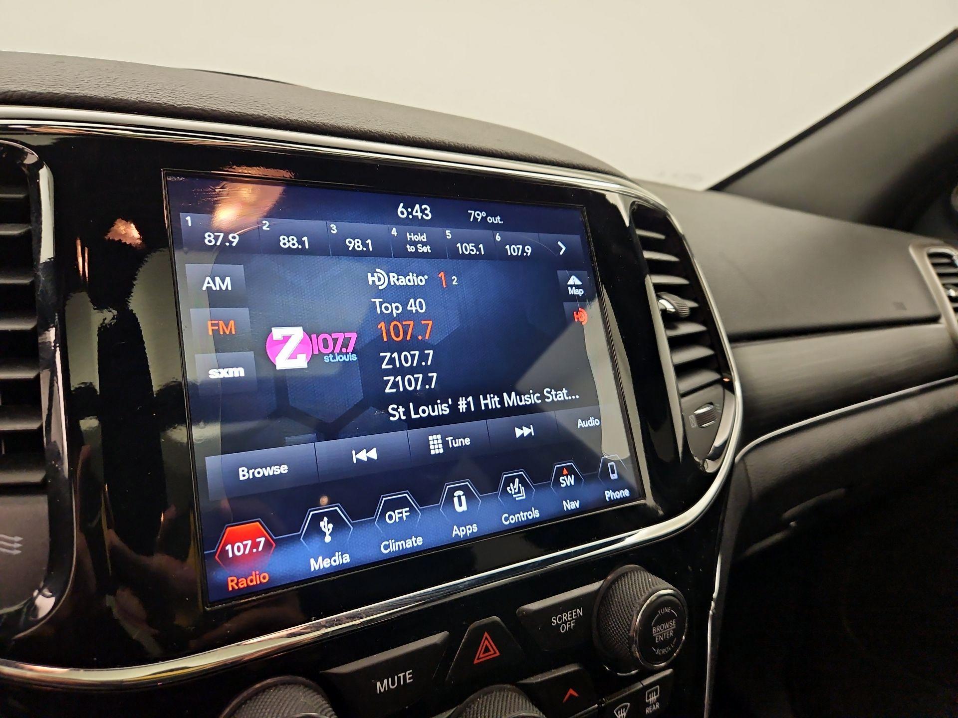 Thumbnail: 2019 Jeep Grand Cherokee - 15