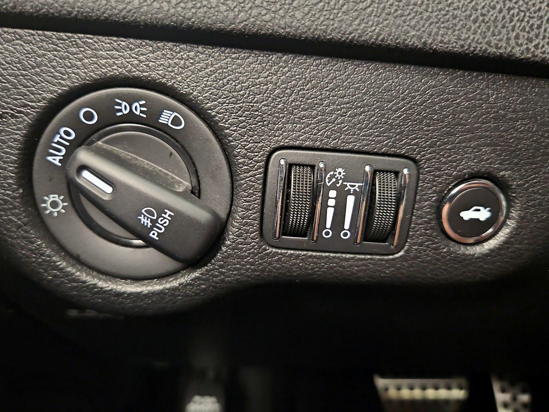Thumbnail: 2021 Dodge Charger - 13