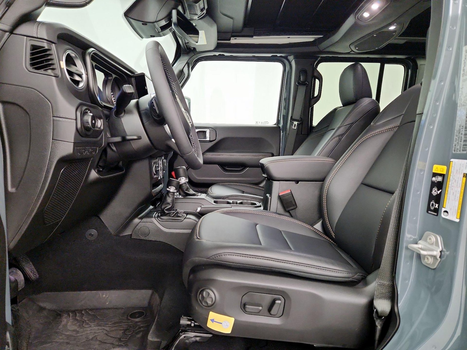 2026 Jeep Wrangler 4-Door Sahara - Photo 12