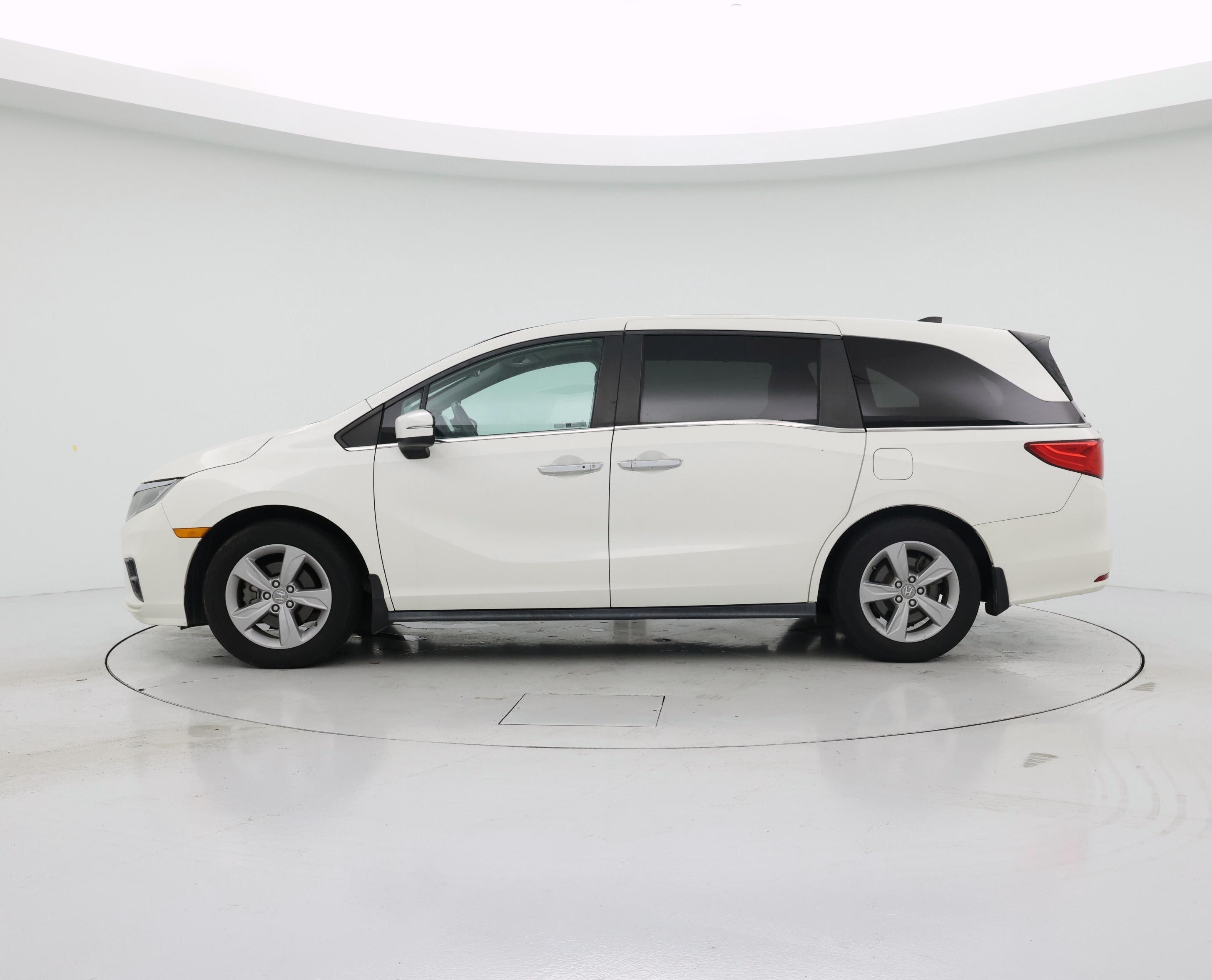 Thumbnail: 2019 Honda Odyssey - 3