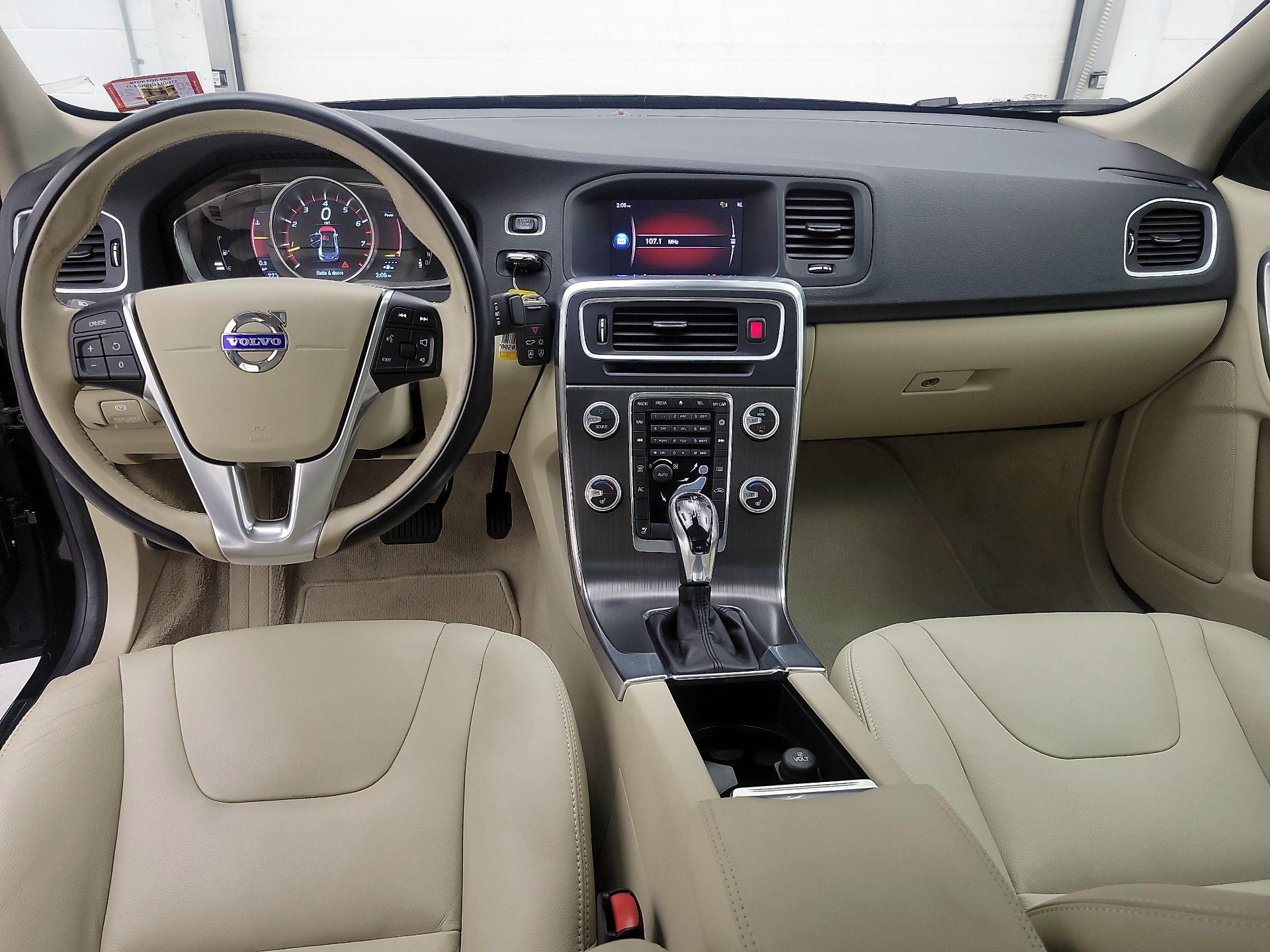 Thumbnail: 2015 Volvo S60 - 9