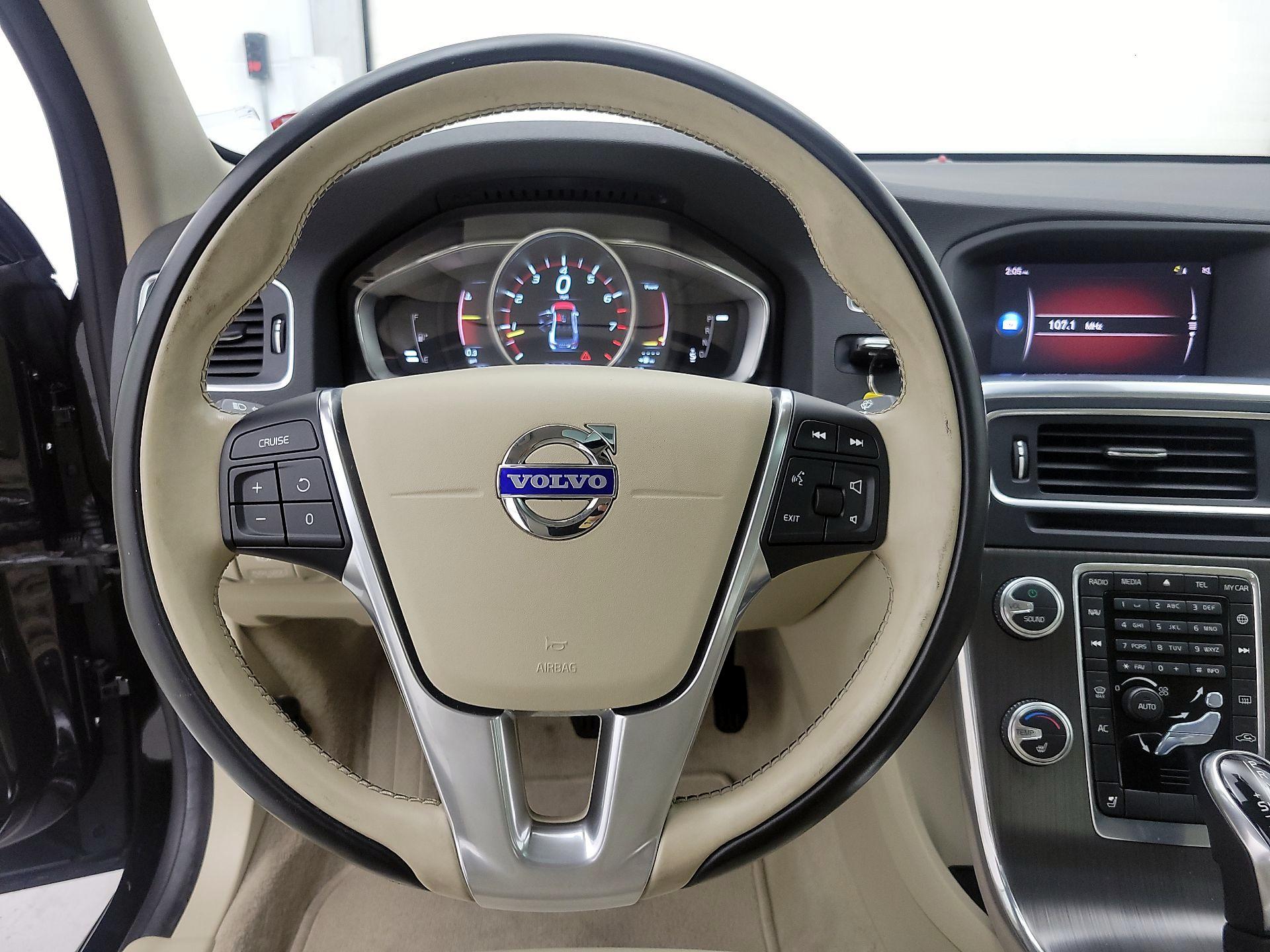 Thumbnail: 2015 Volvo S60 - 10