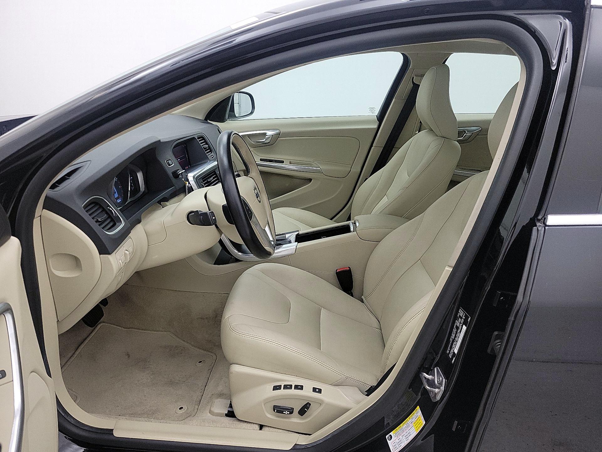 Thumbnail: 2015 Volvo S60 - 11