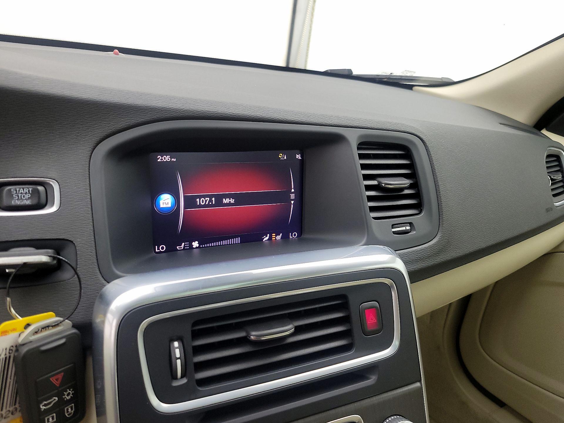 Thumbnail: 2015 Volvo S60 - 14