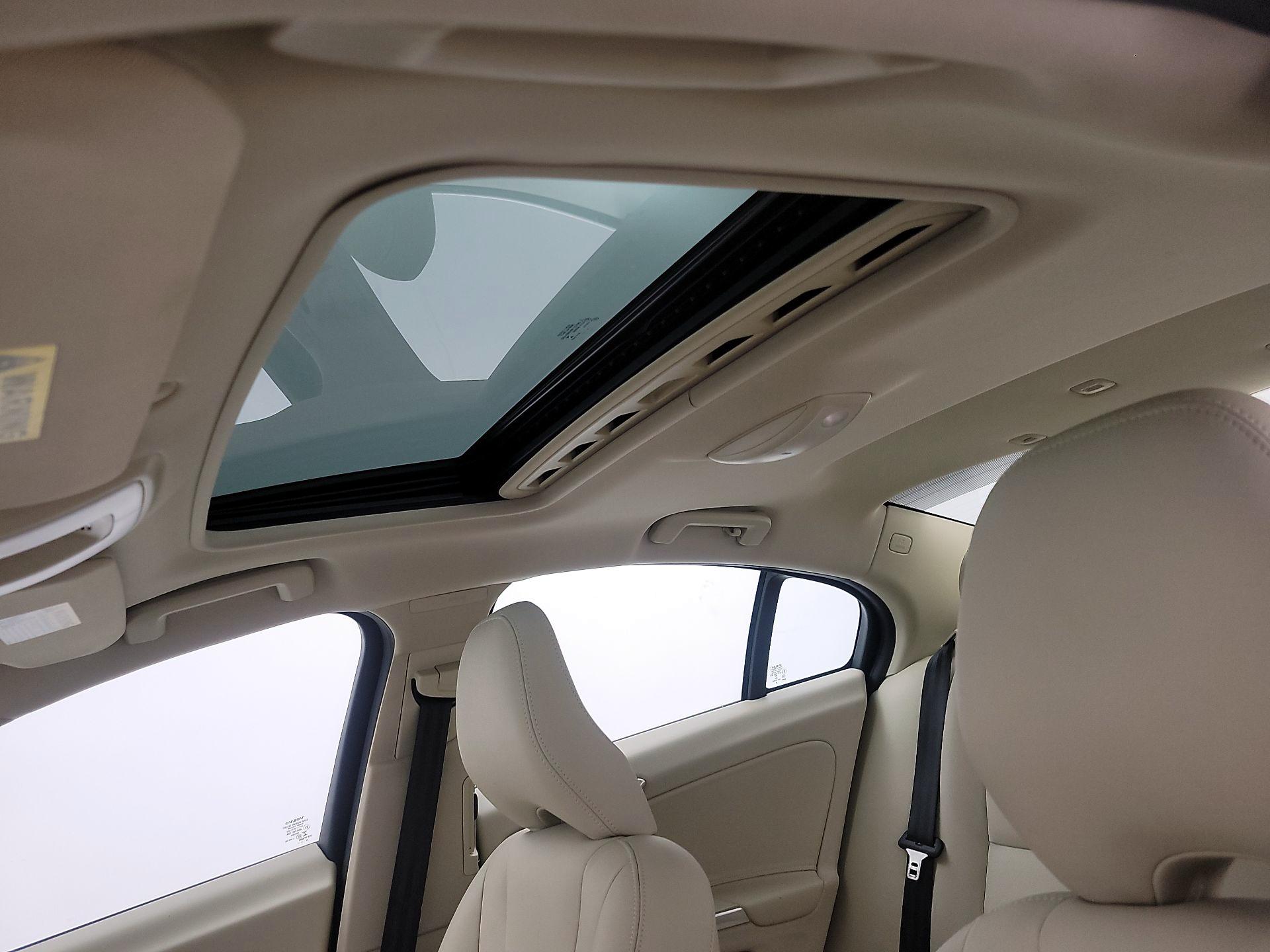 Thumbnail: 2015 Volvo S60 - 18