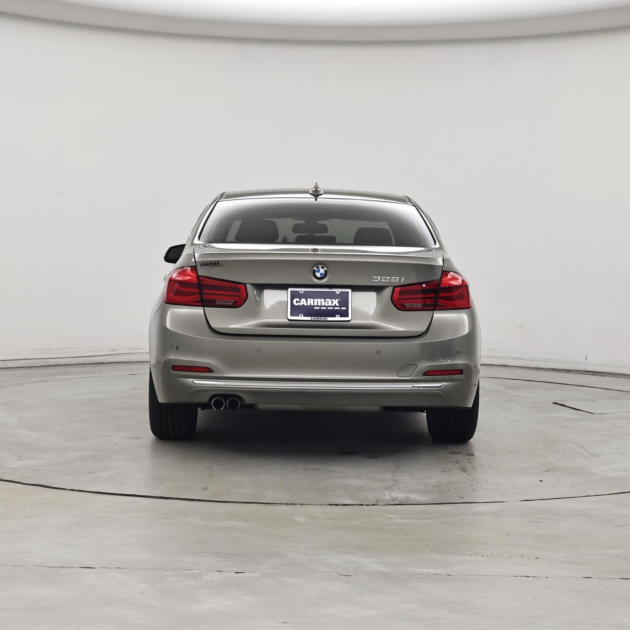 Thumbnail: 2016 BMW 3 Series - 6