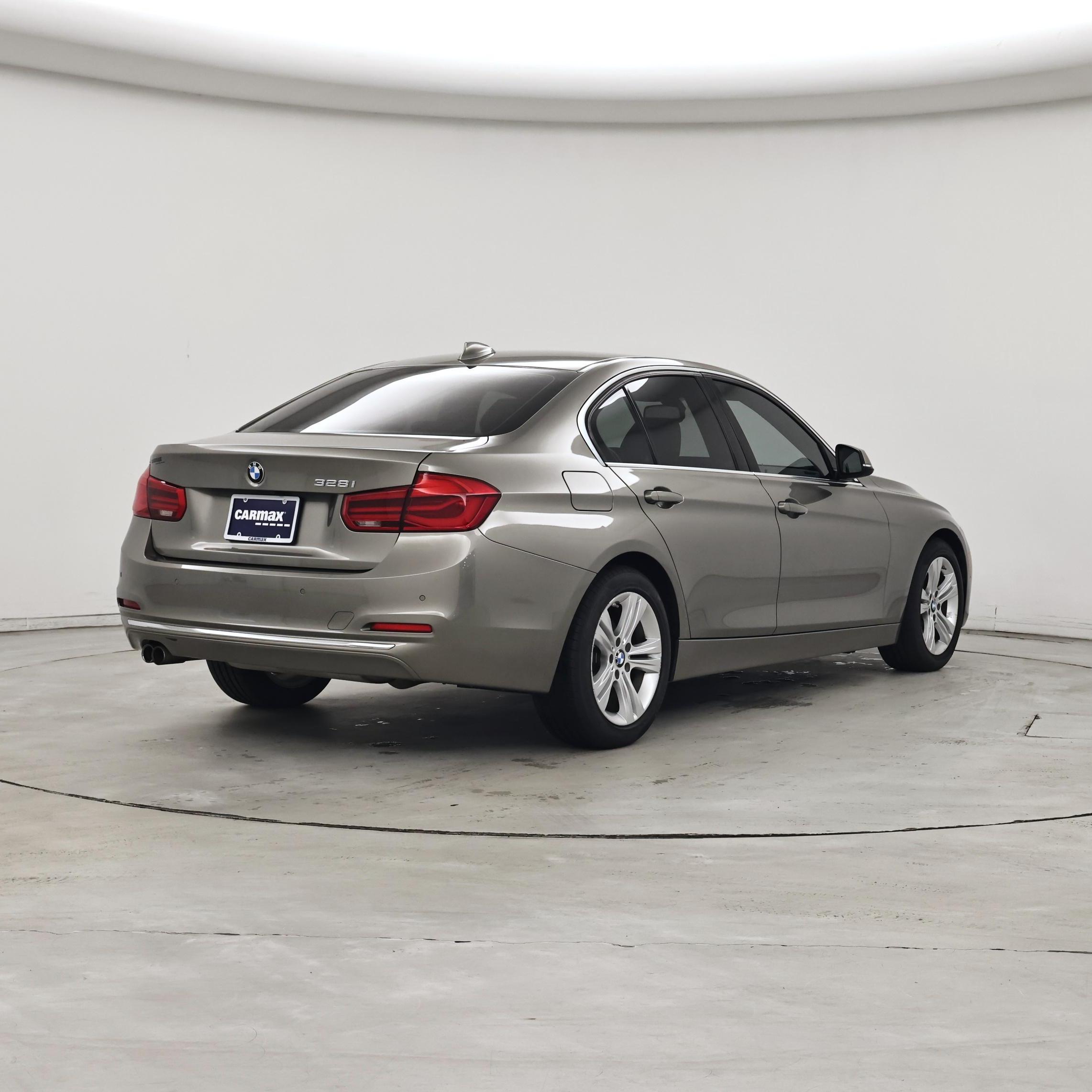 Thumbnail: 2016 BMW 3 Series - 8