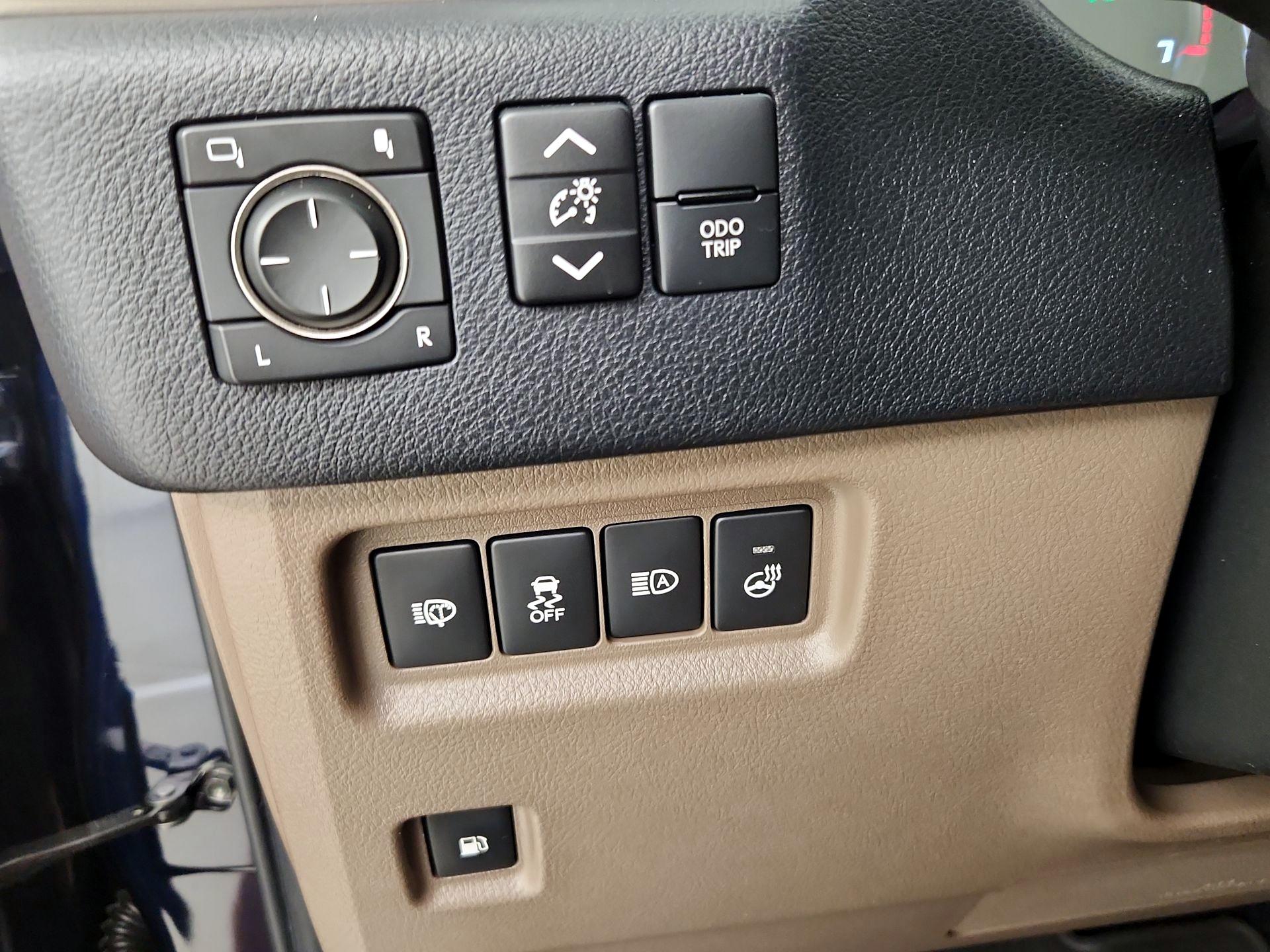 Thumbnail: 2021 Lexus GX - 13