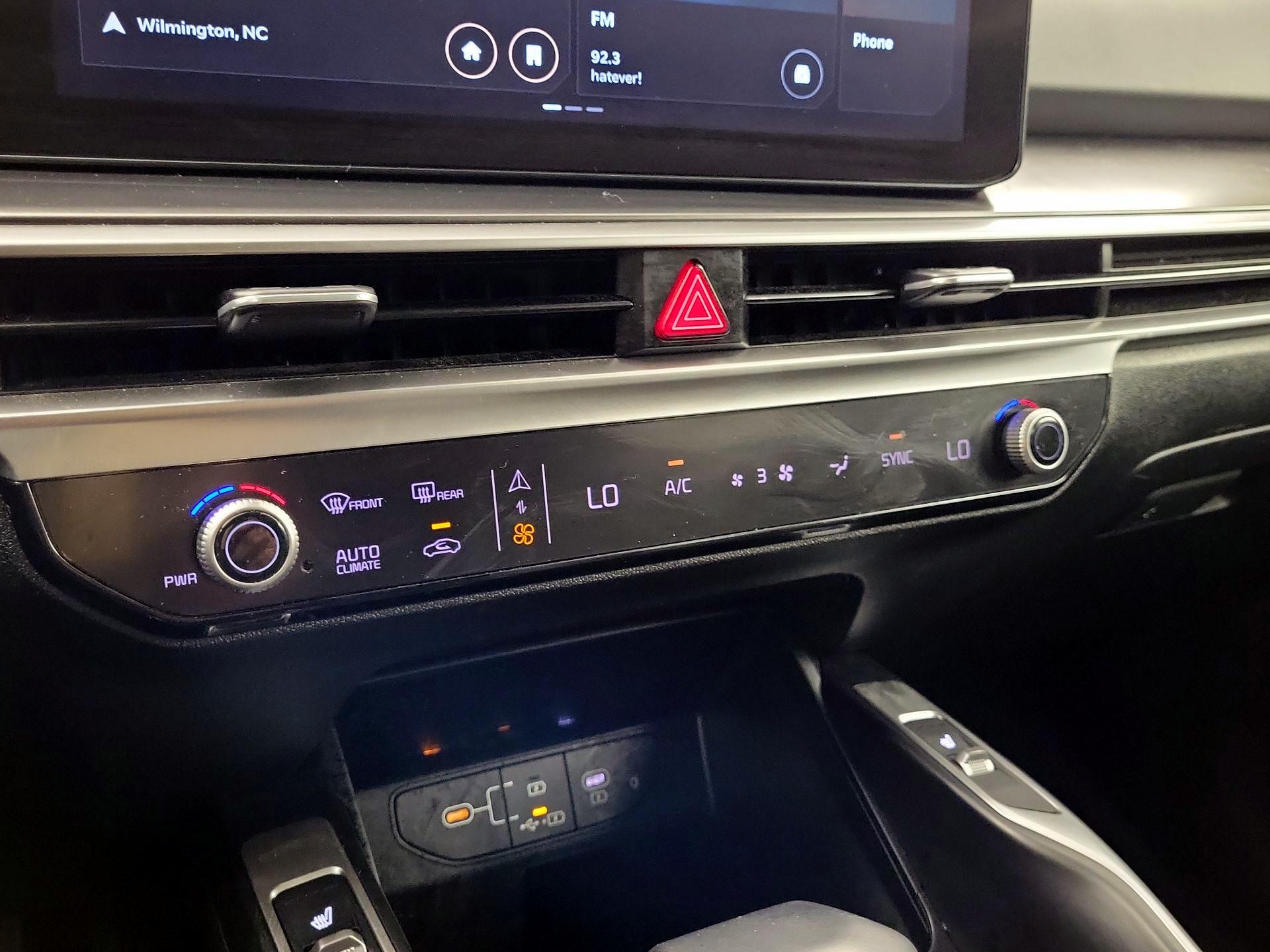 Thumbnail: 2024 Kia Sorento - 17