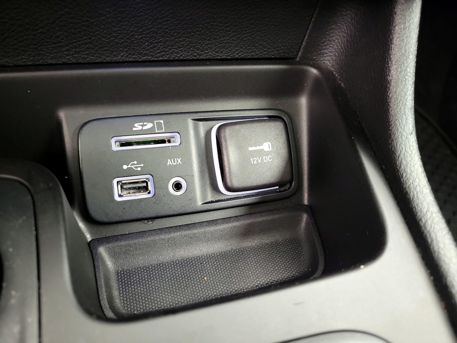 Thumbnail: 2018 Jeep Cherokee - 18