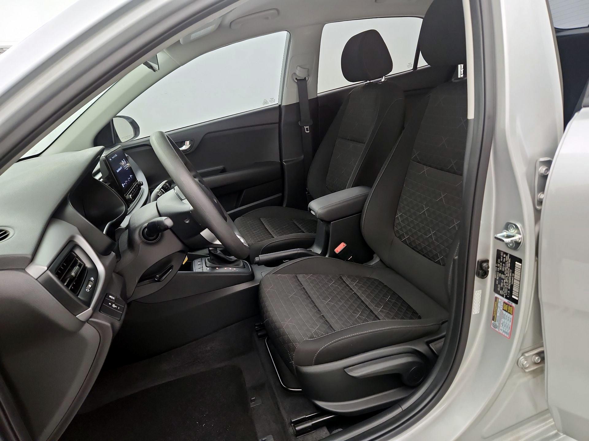 Thumbnail: 2023 Kia Rio - 11