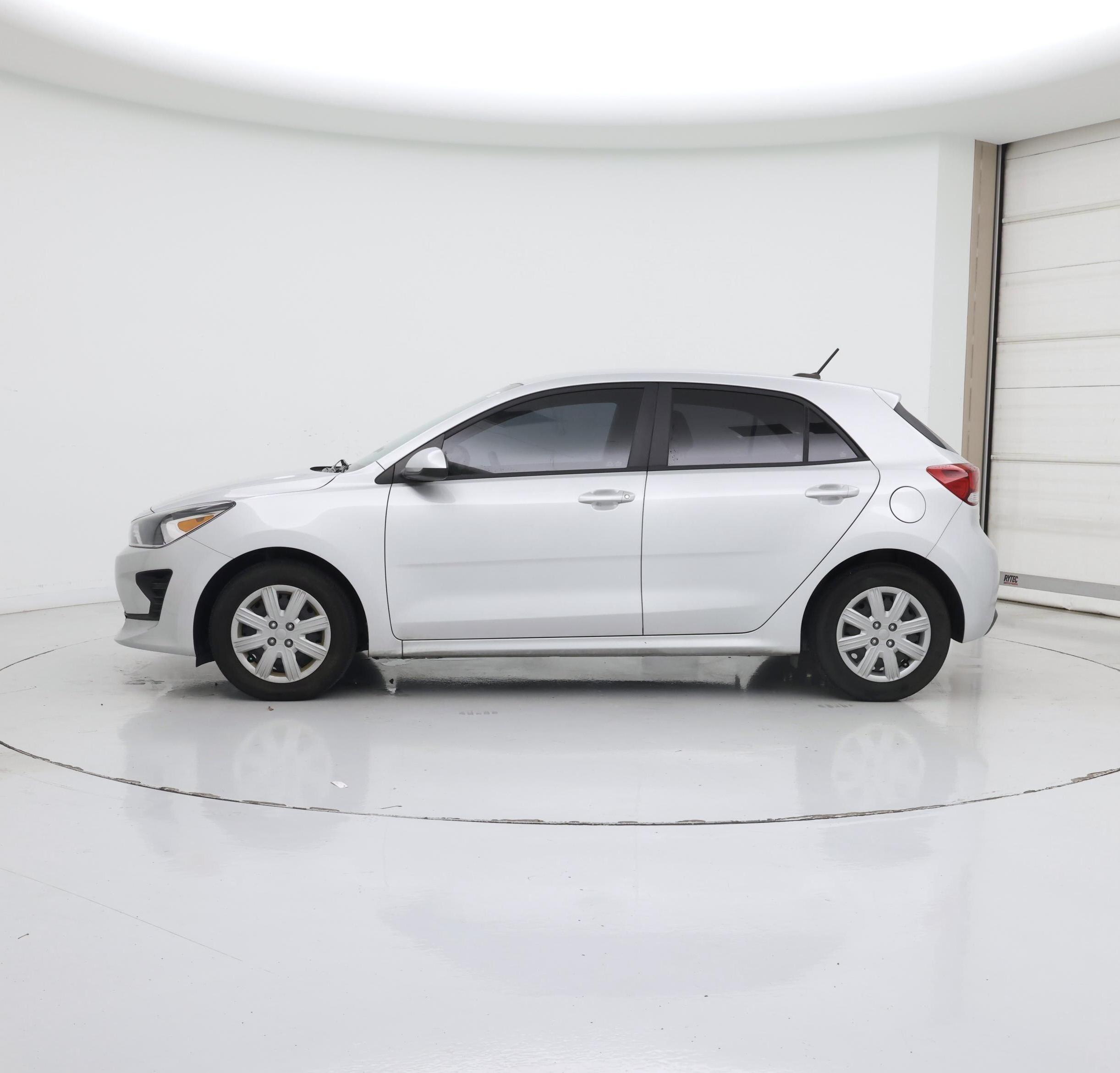 Thumbnail: 2023 Kia Rio - 3