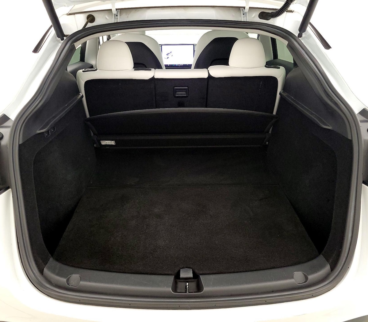 Trunk/Cargo (Seats Up)