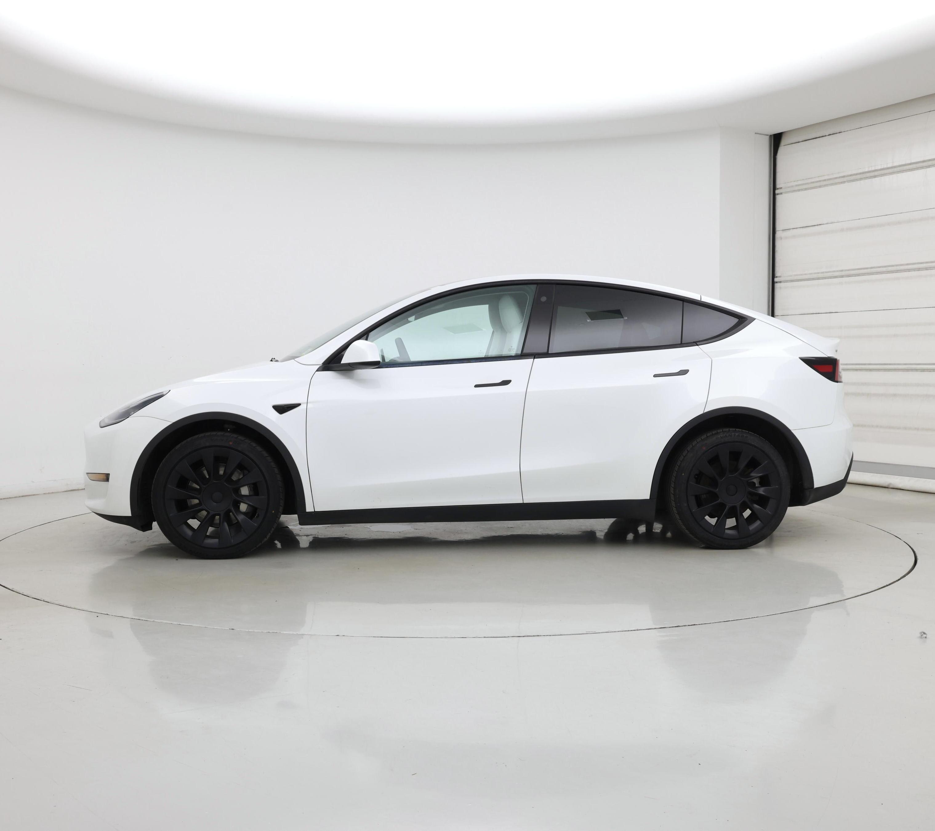 Thumbnail: 2023 Tesla Model Y - 3