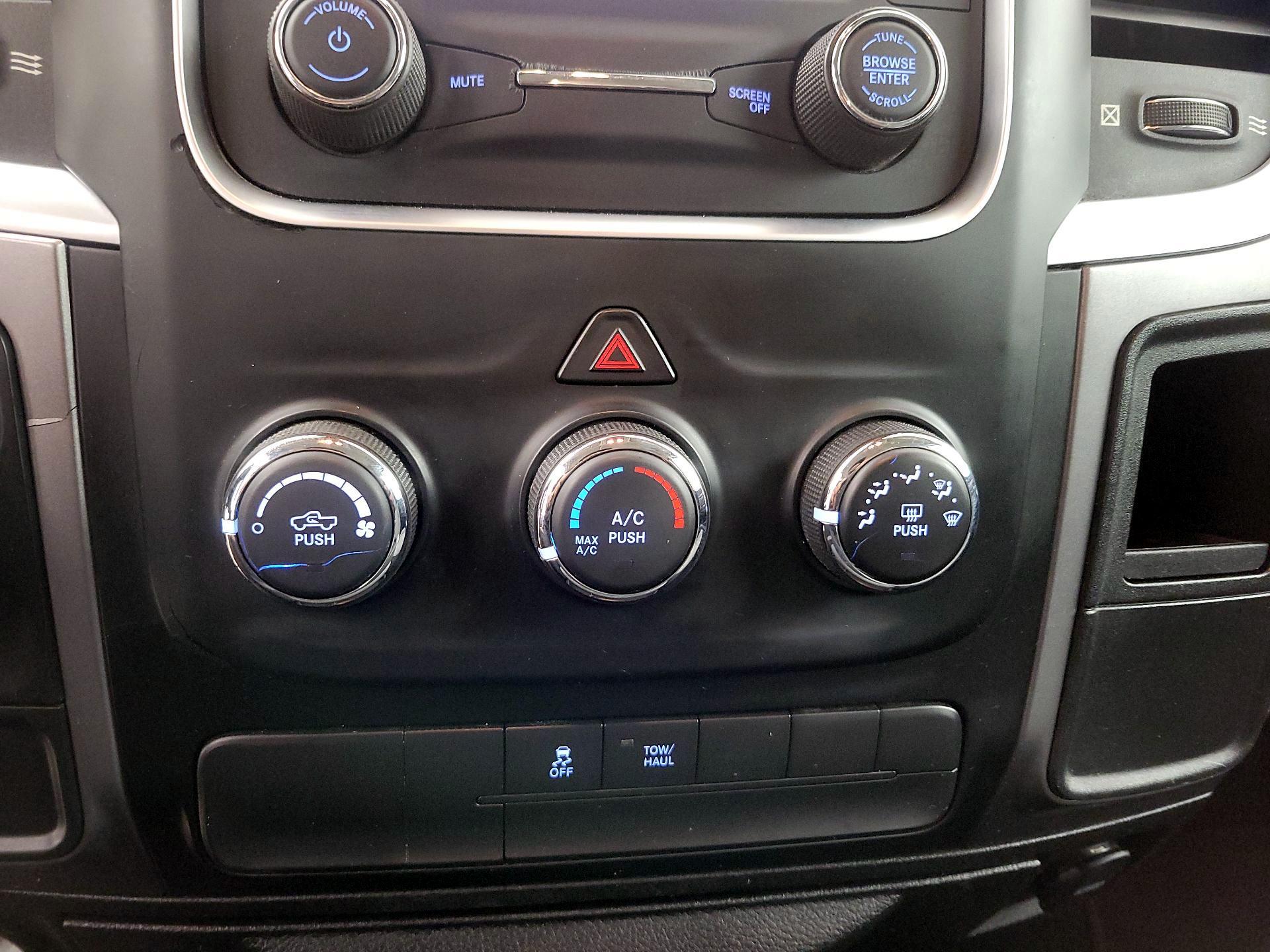 Thumbnail: 2021 RAM 1500 Classic - 16