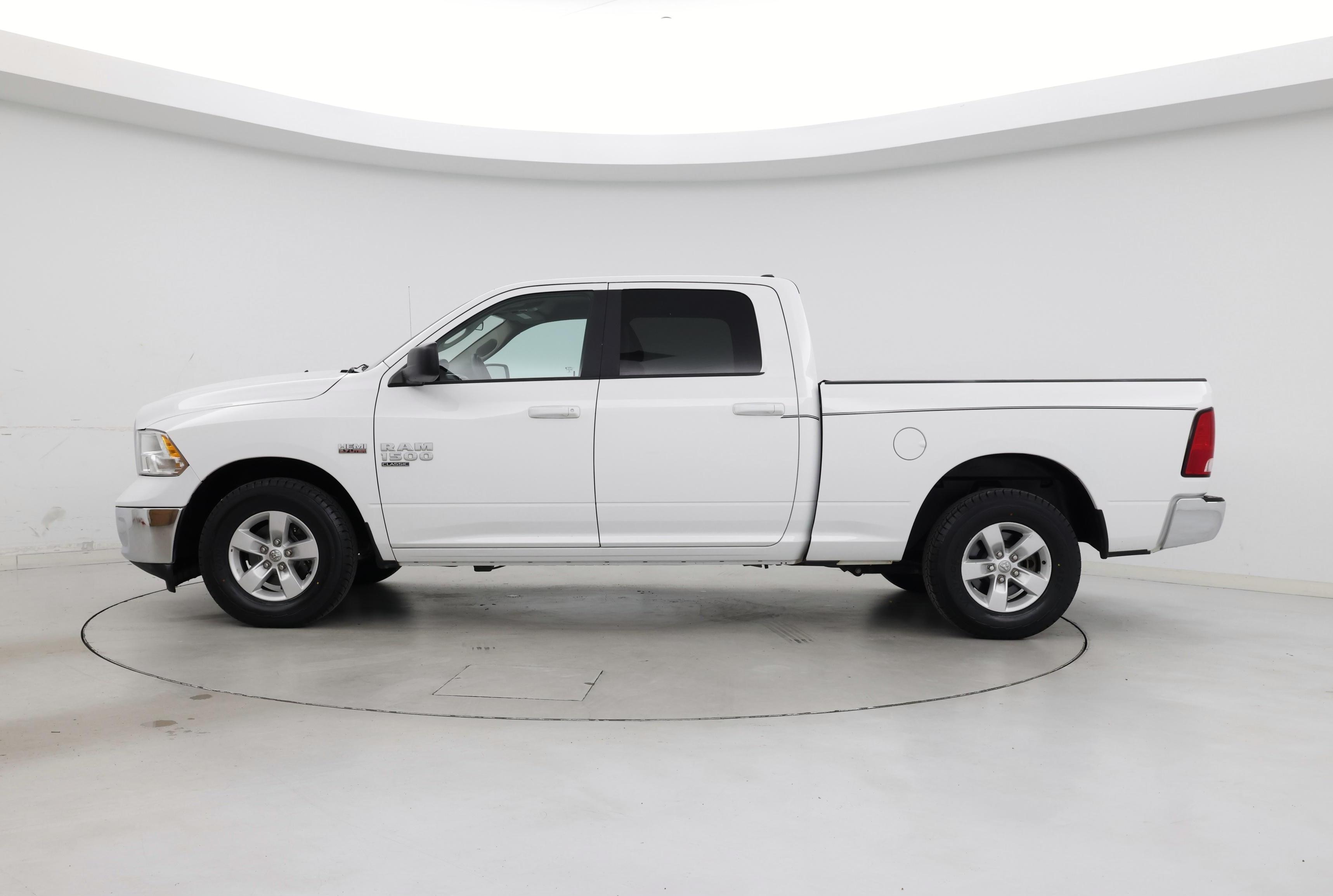 Thumbnail: 2021 RAM 1500 Classic - 3