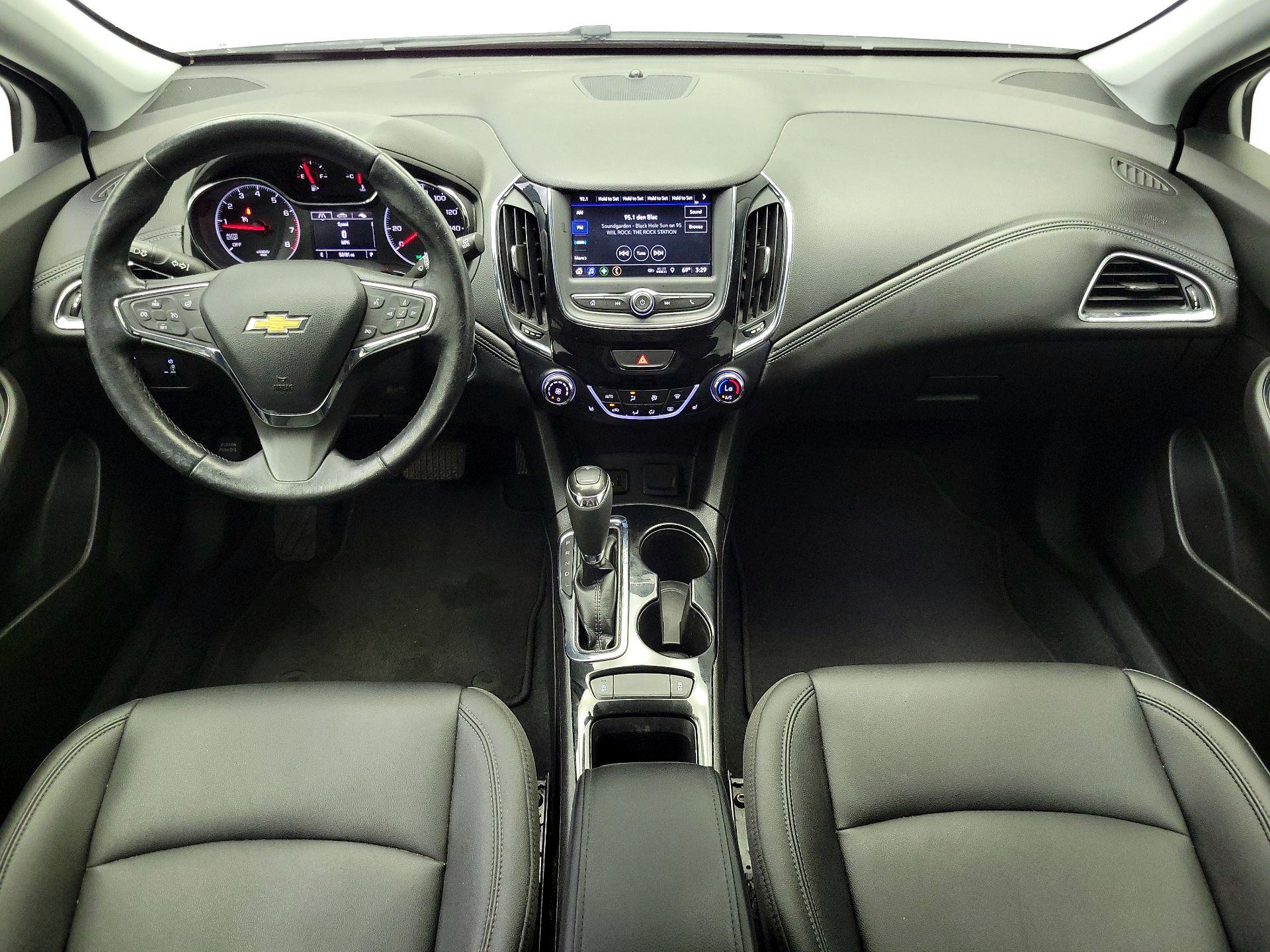 Thumbnail: 2019 Chevrolet Cruze - 9