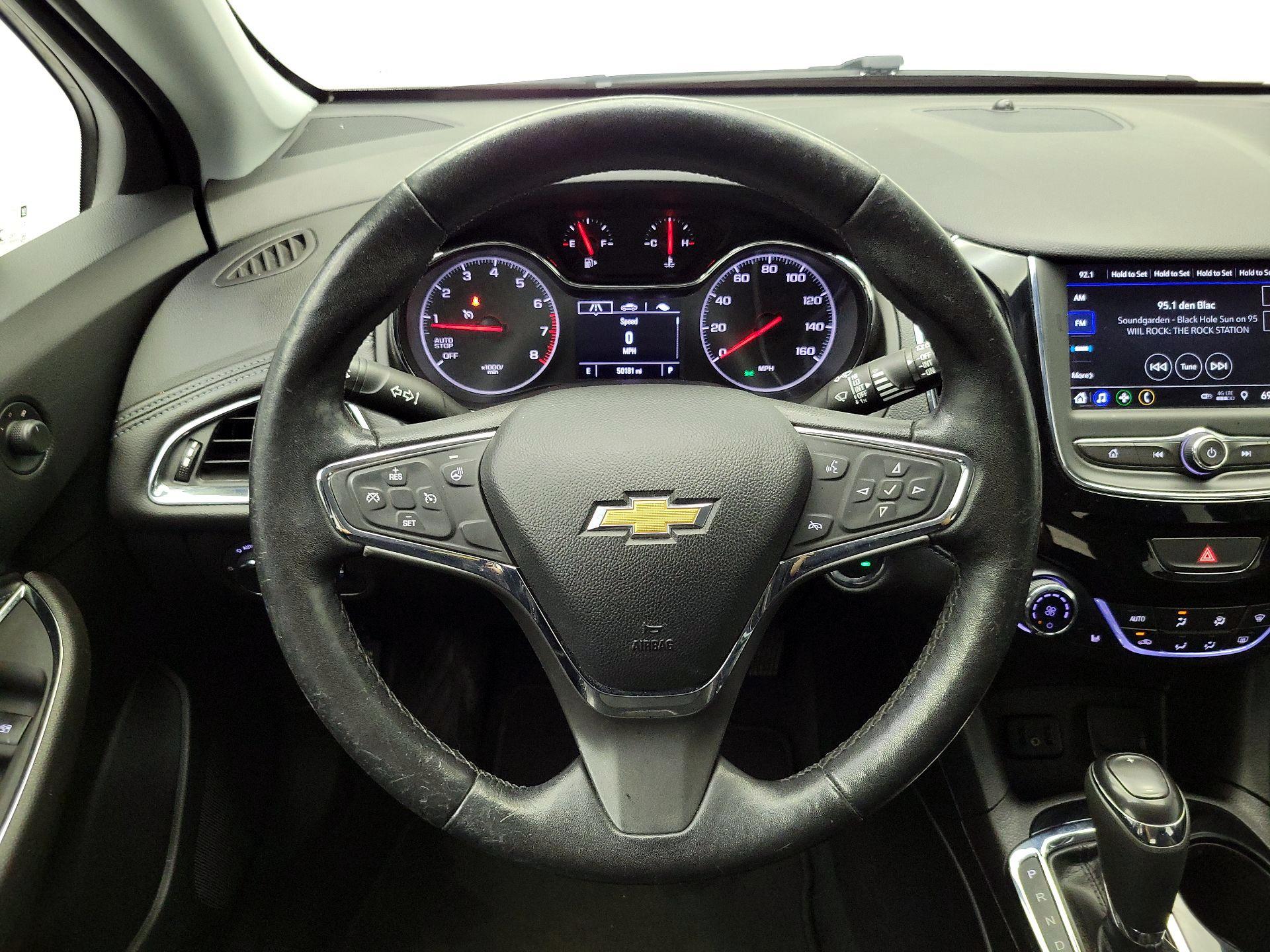 Thumbnail: 2019 Chevrolet Cruze - 10