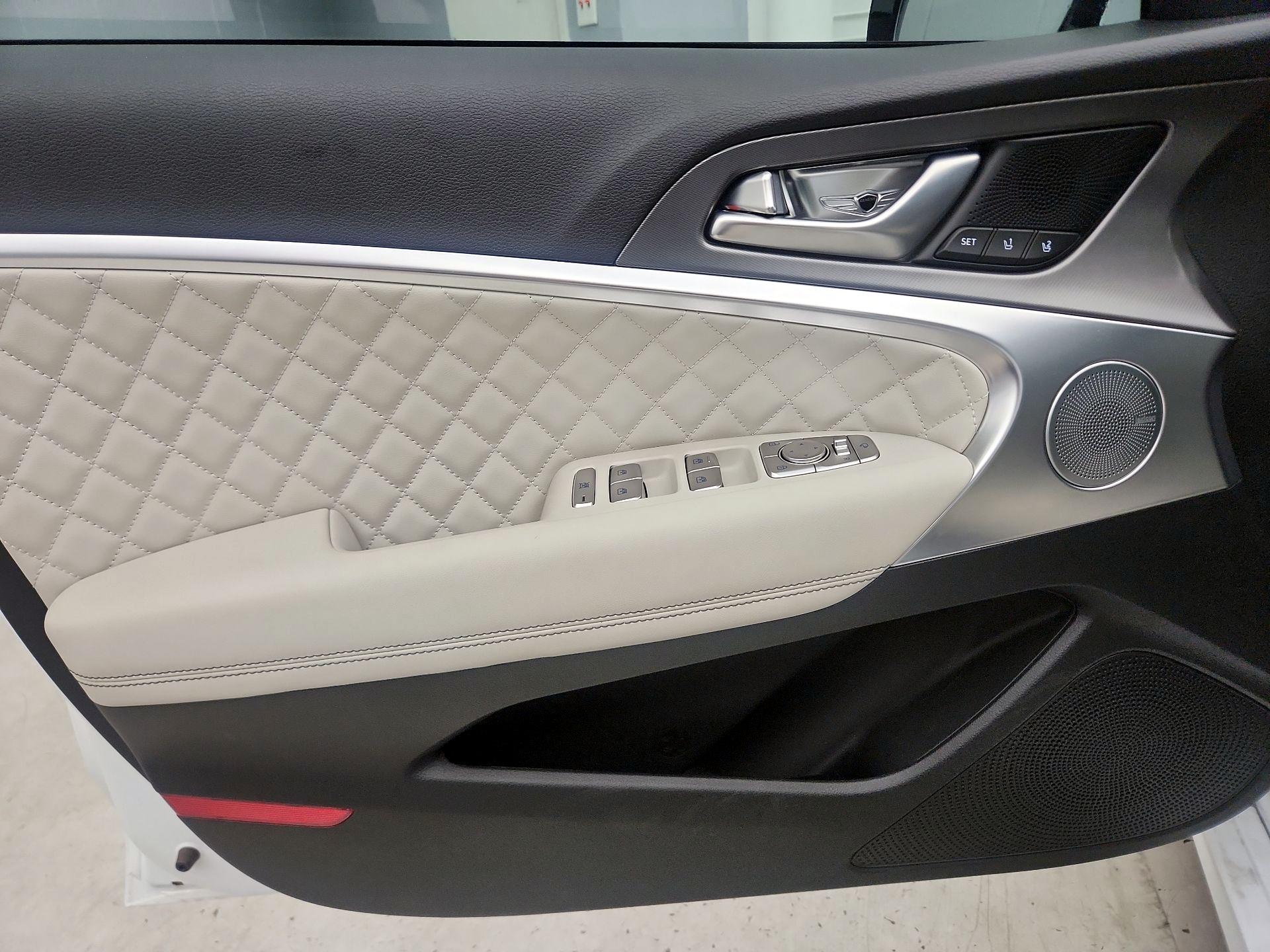 Thumbnail: 2025 Genesis G70 - 12