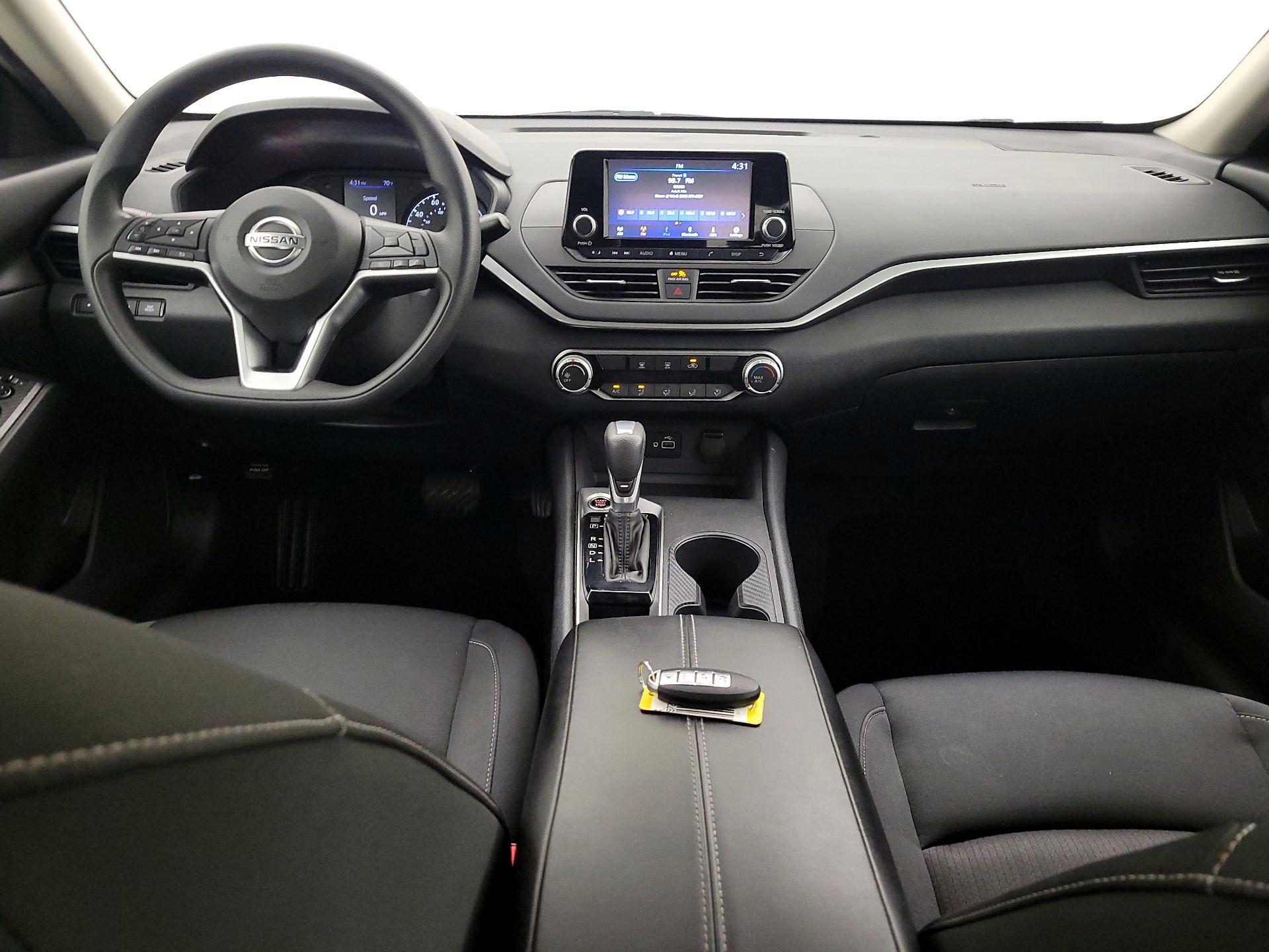 Thumbnail: 2021 Nissan Altima - 9