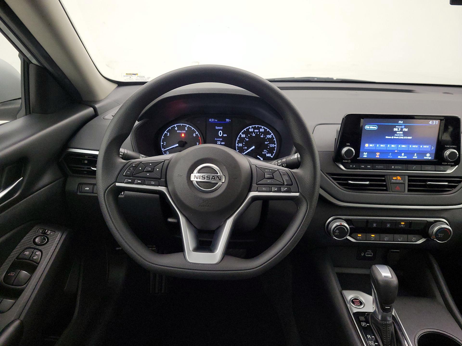 Thumbnail: 2021 Nissan Altima - 10