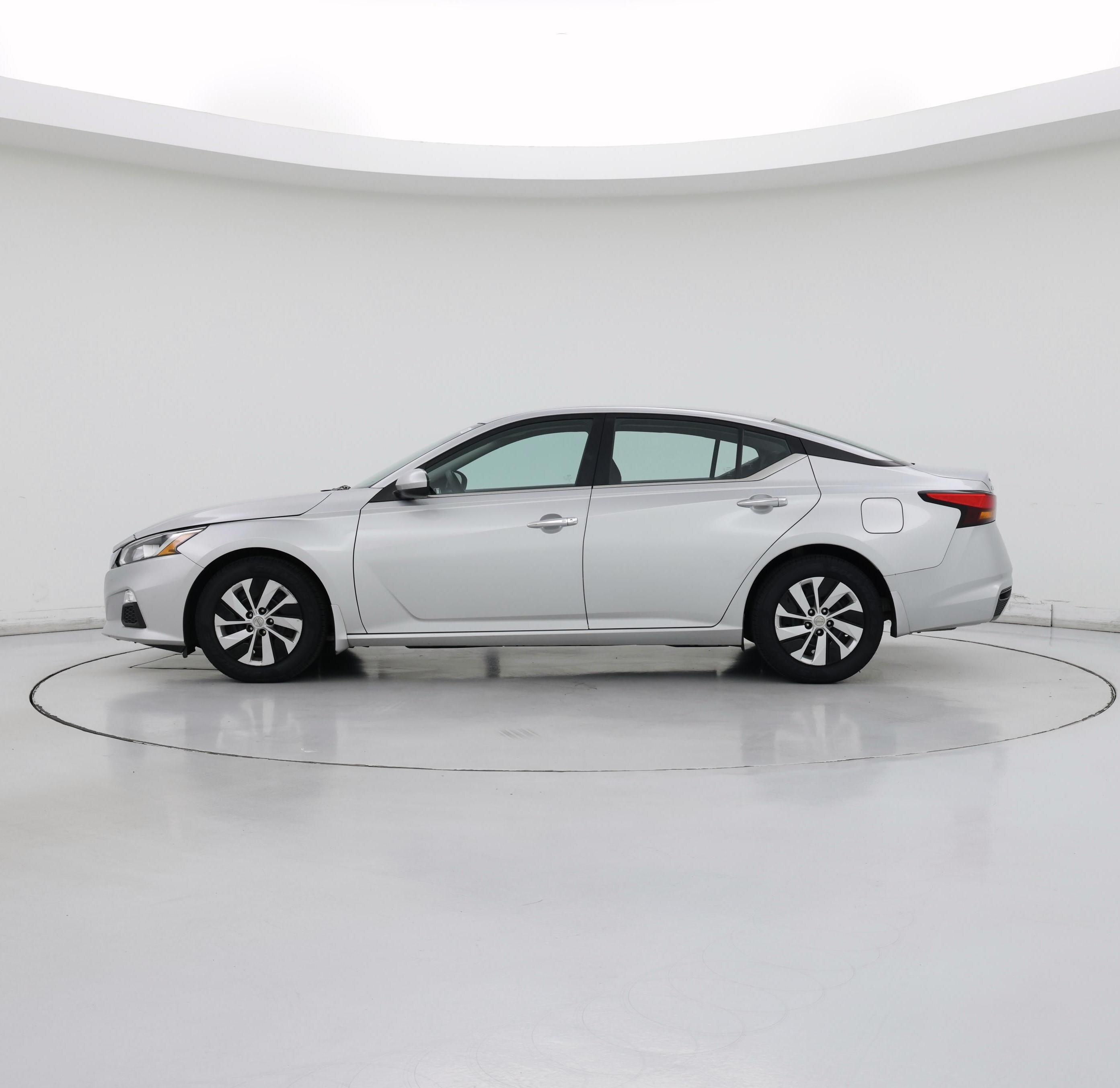 Thumbnail: 2021 Nissan Altima - 3