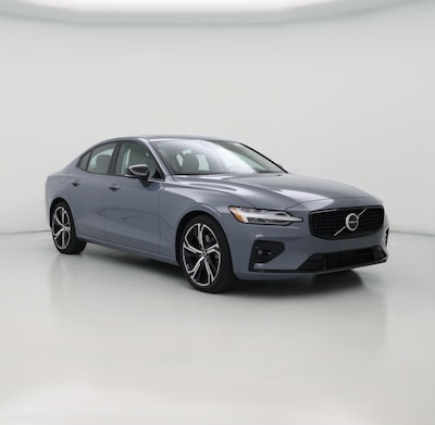 2023 Volvo S60 B5 Plus Dark Theme