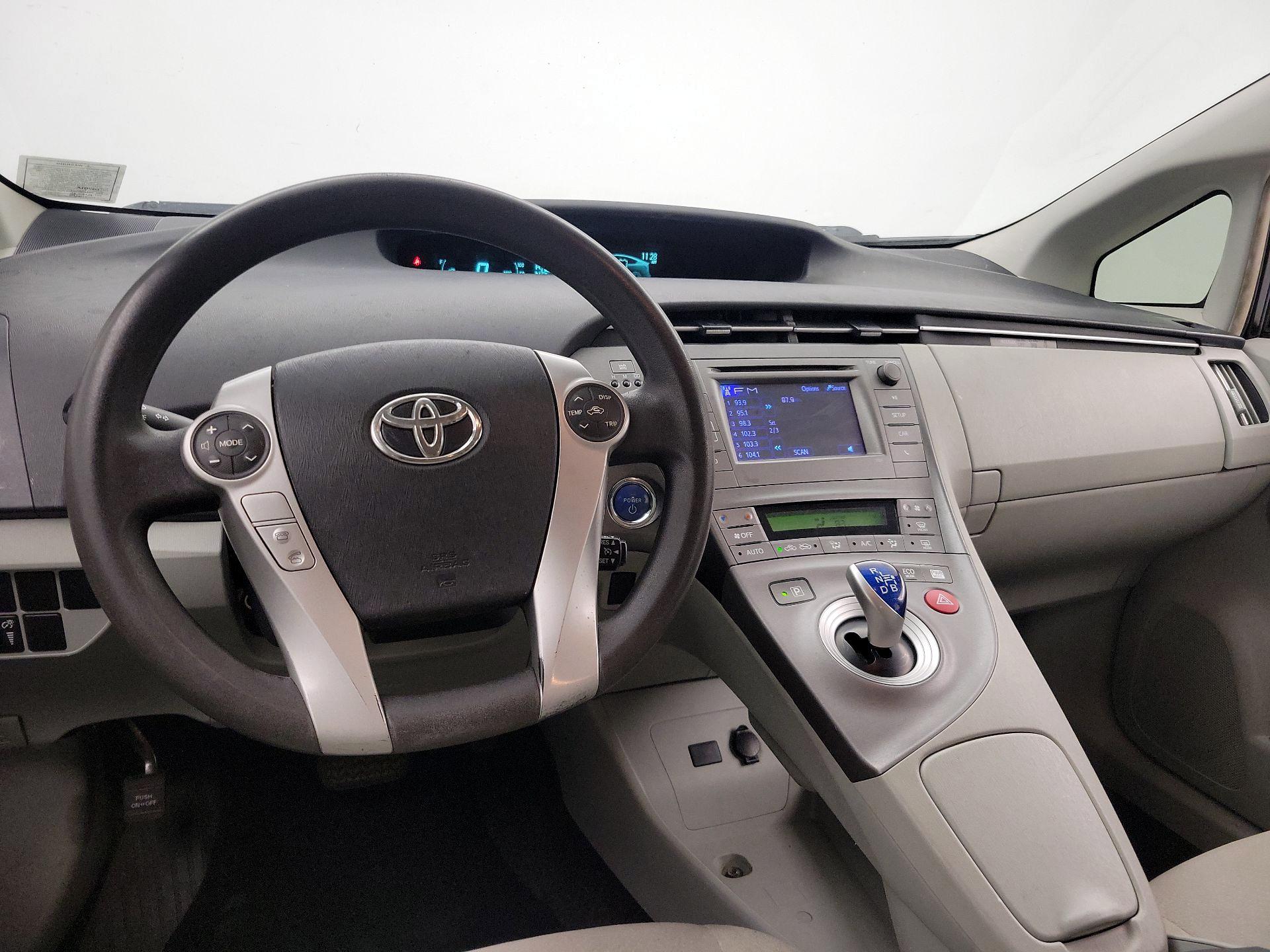 Thumbnail: 2015 Toyota Prius - 9