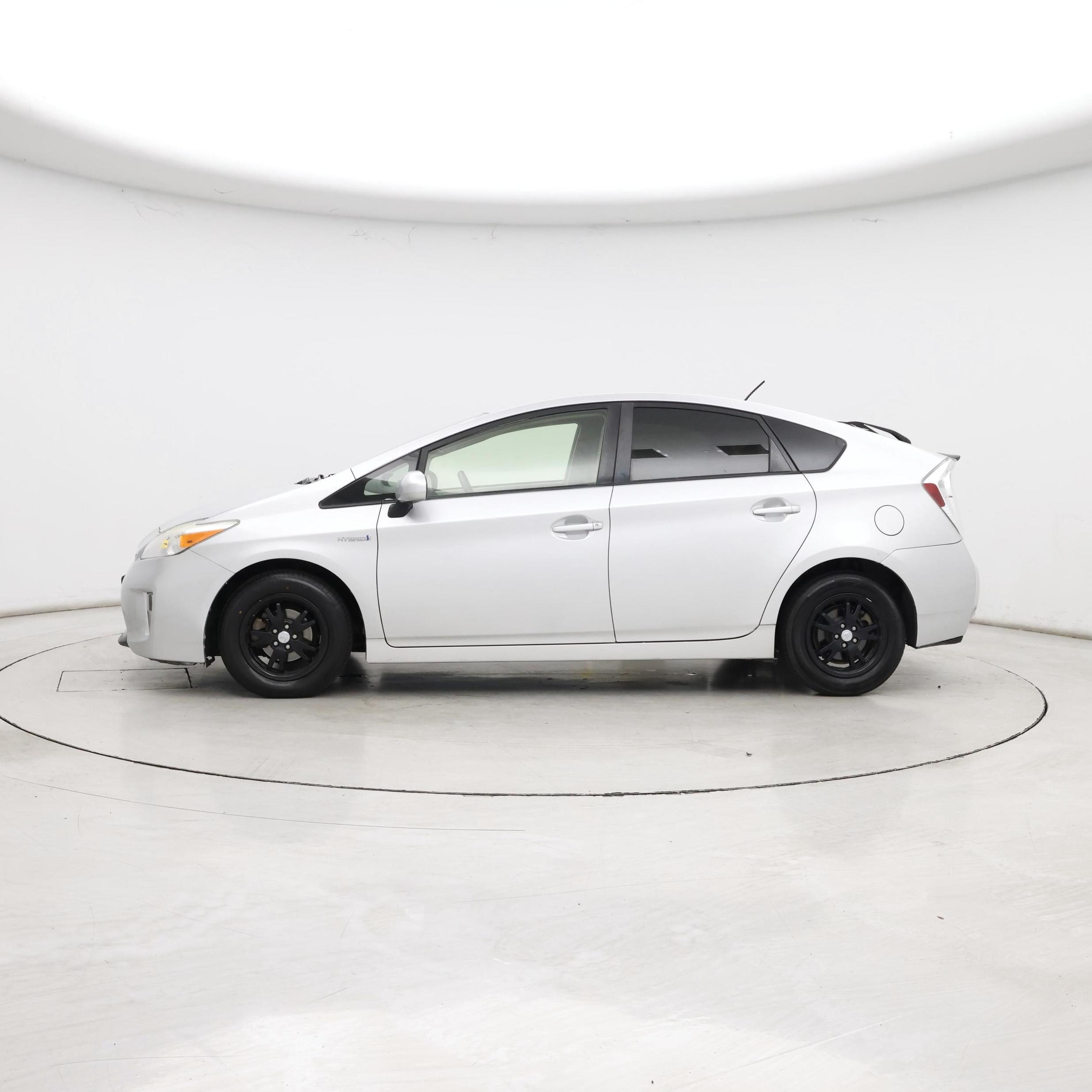 Thumbnail: 2015 Toyota Prius - 3