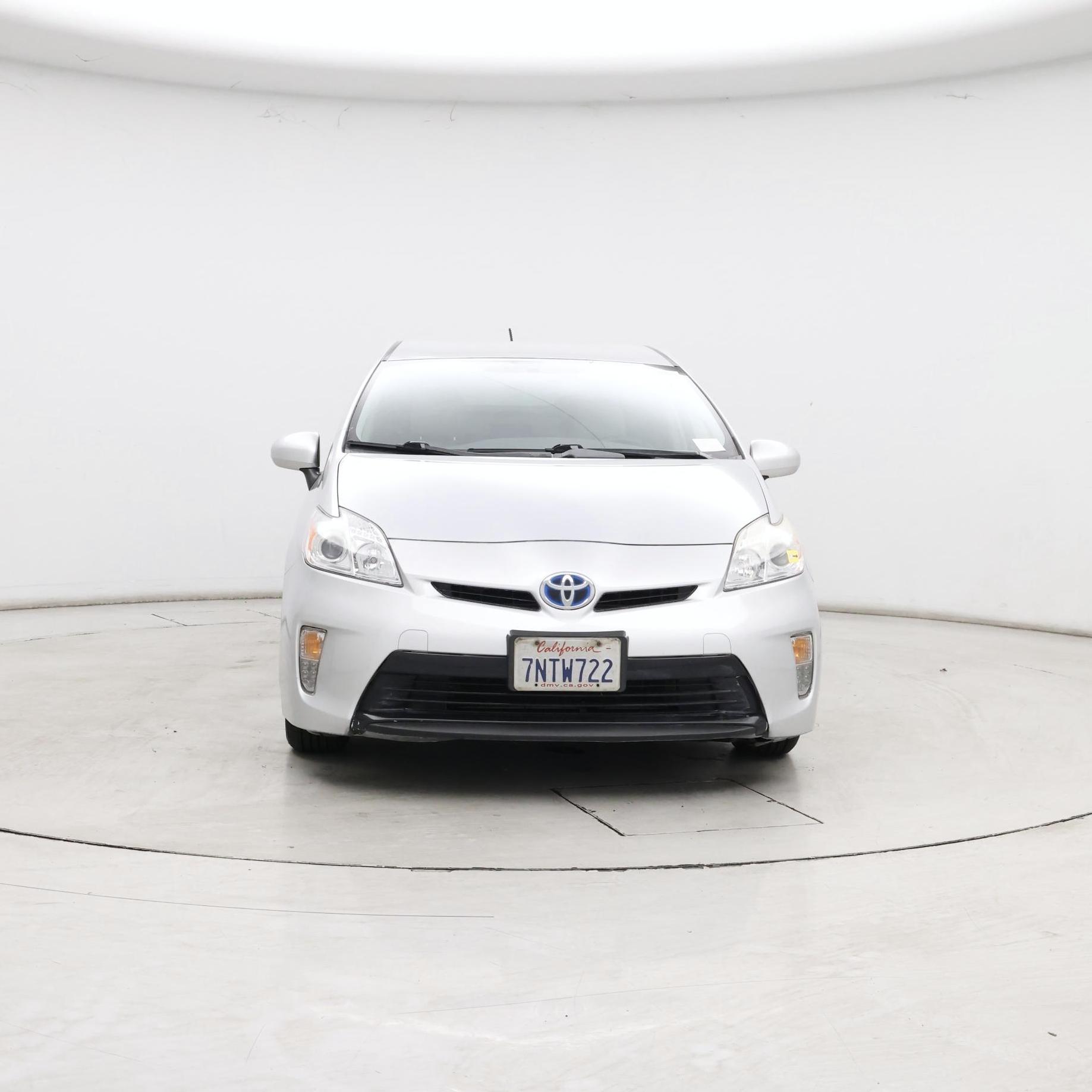 Thumbnail: 2015 Toyota Prius - 5