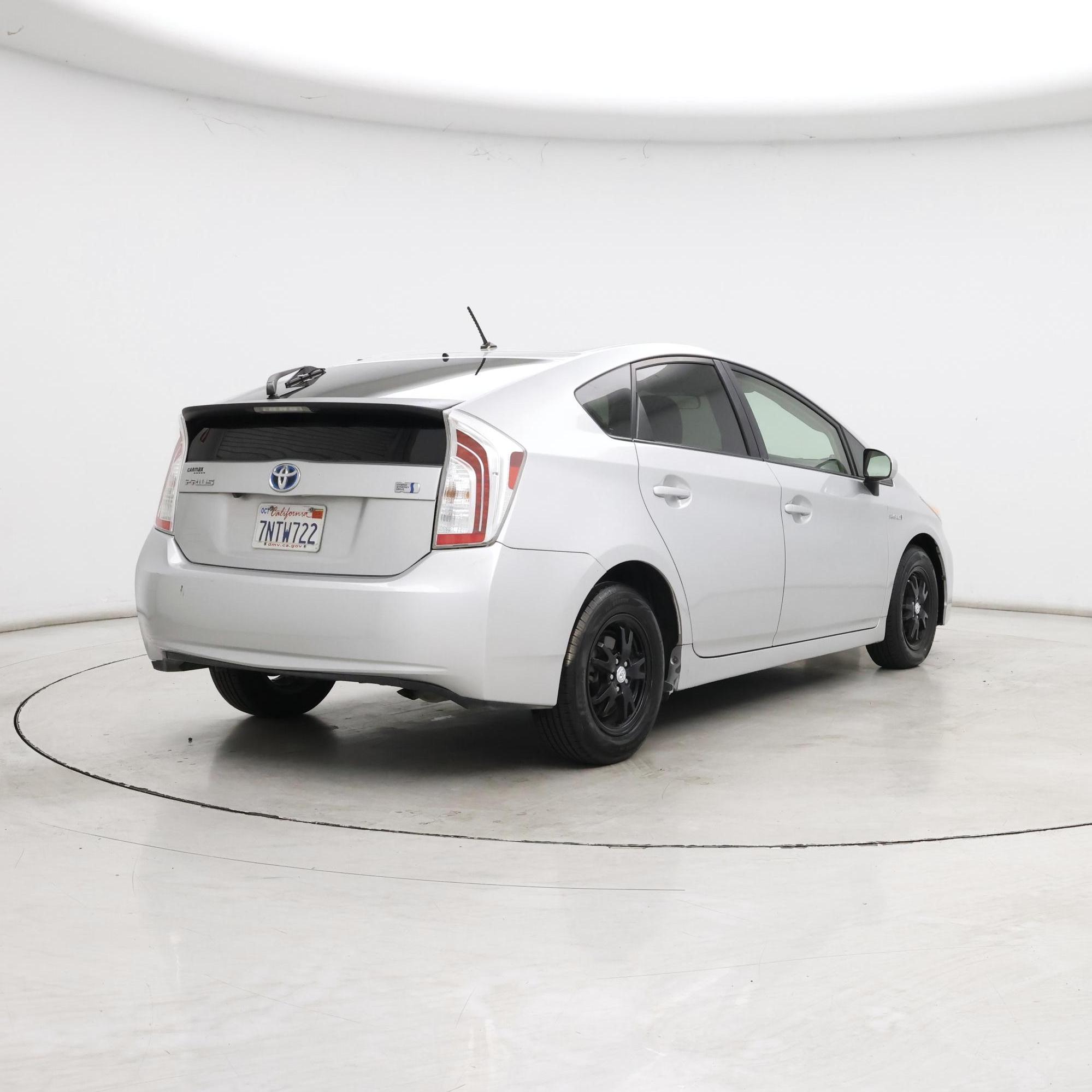 Thumbnail: 2015 Toyota Prius - 8
