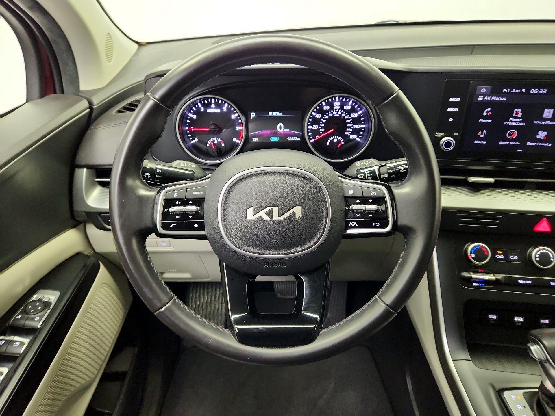 Thumbnail: 2023 Kia Carnival - 10