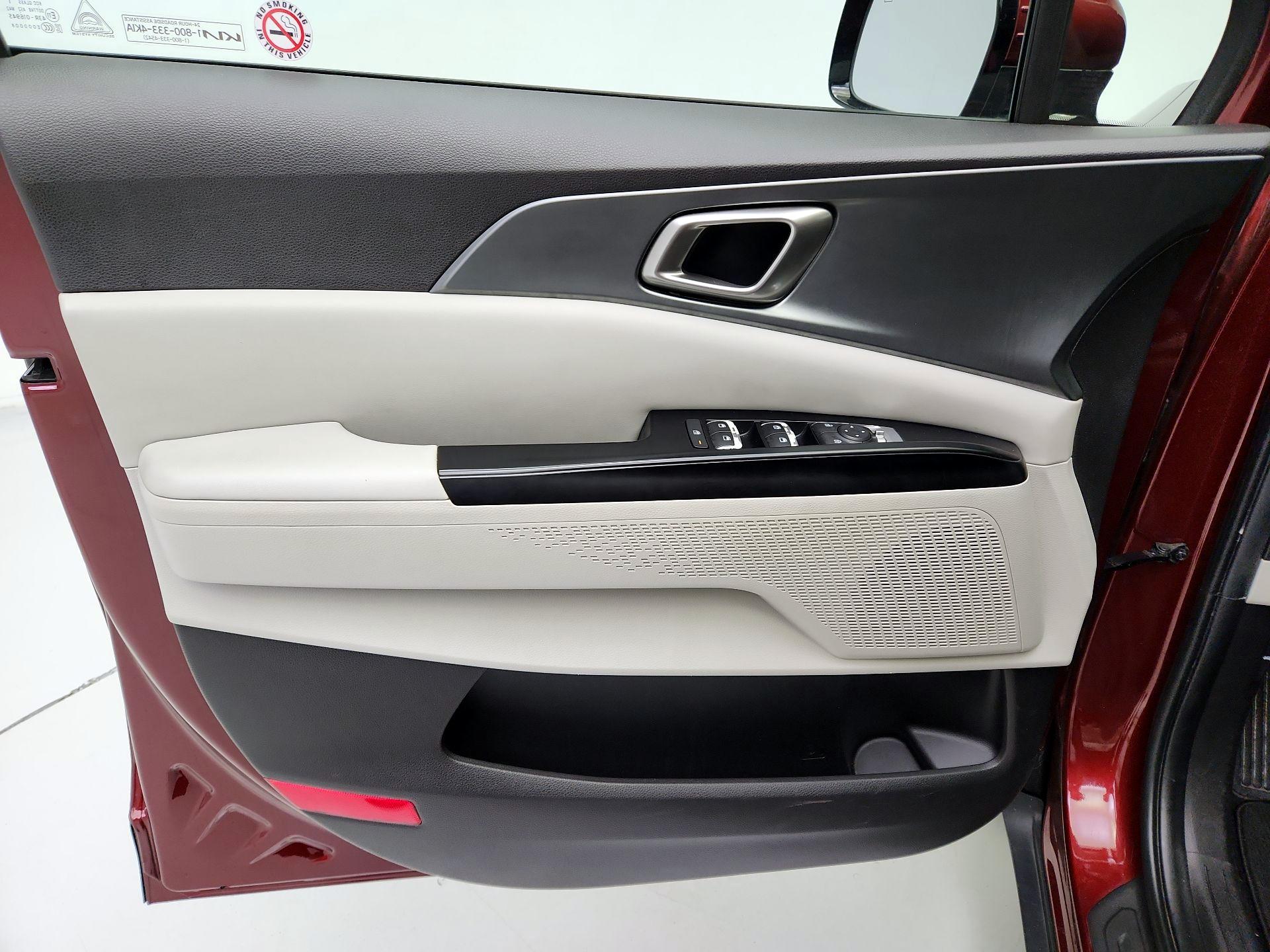 Thumbnail: 2023 Kia Carnival - 12