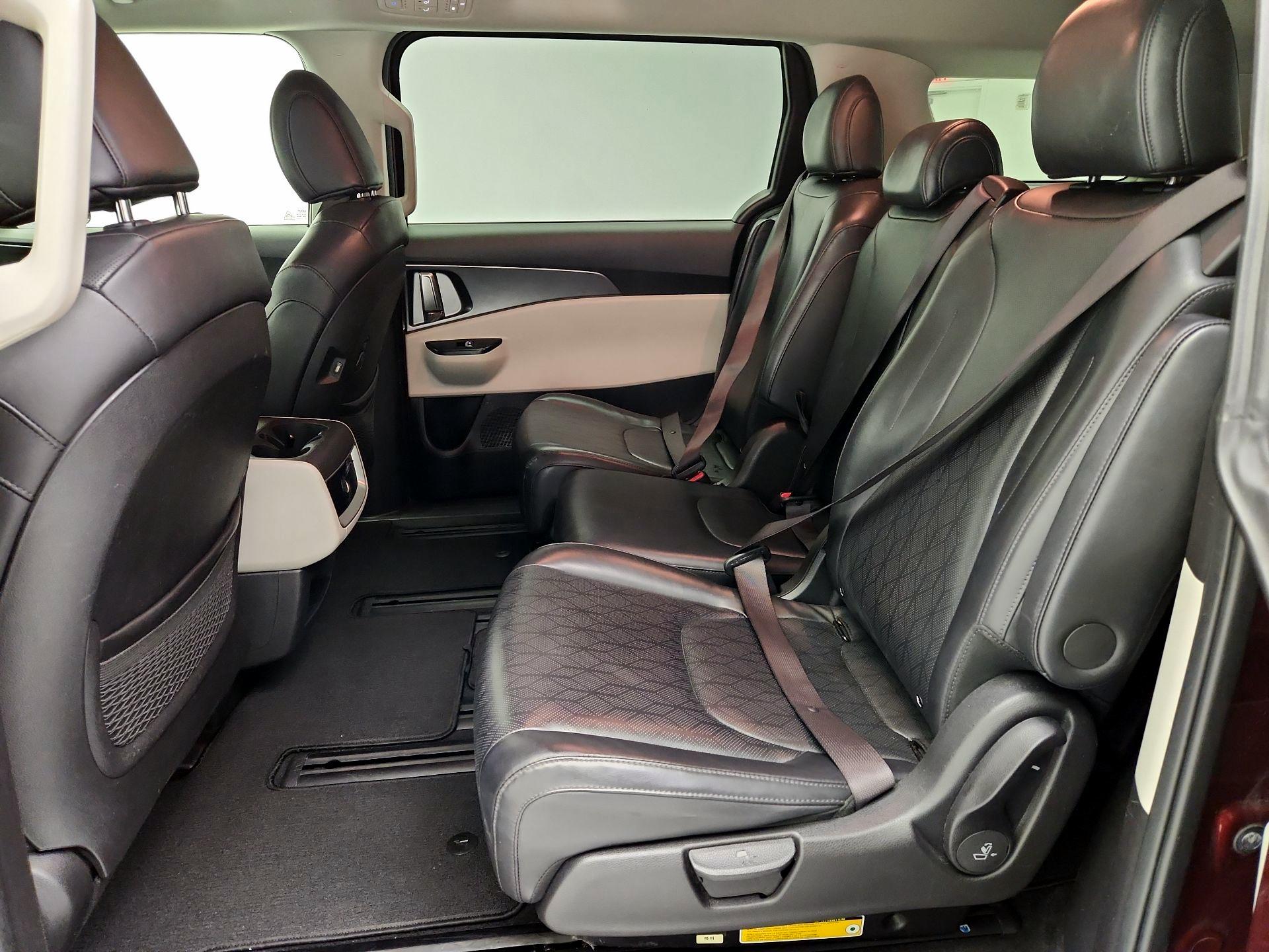 Thumbnail: 2023 Kia Carnival - 19