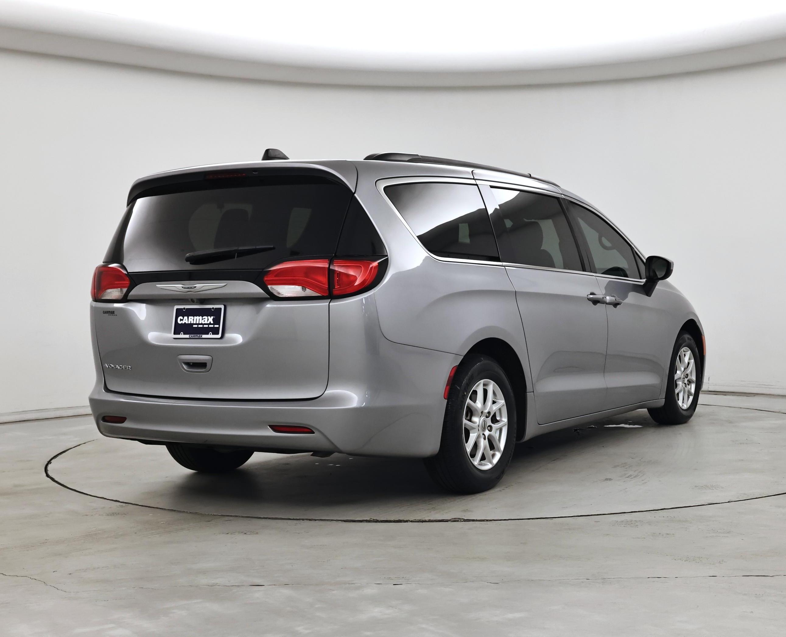 Thumbnail: 2021 Chrysler Voyager - 8