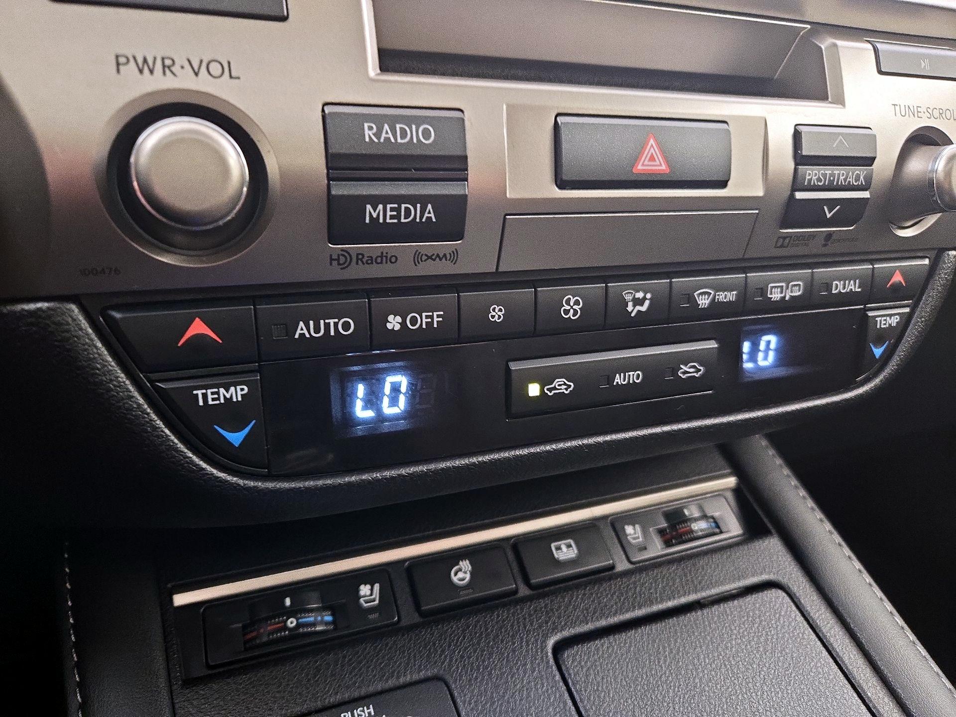 Thumbnail: 2016 Lexus ES - 16