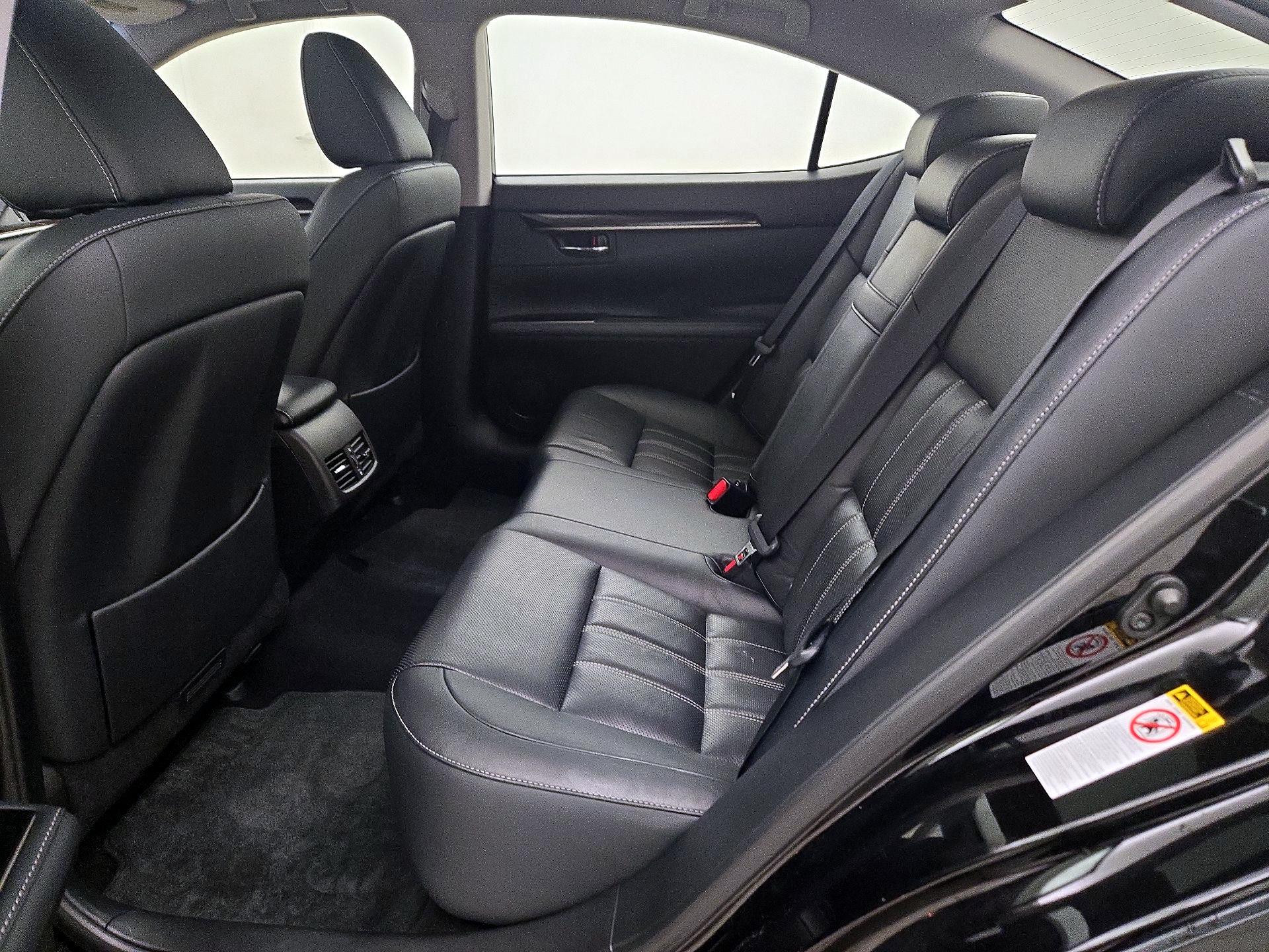 Thumbnail: 2016 Lexus ES - 19